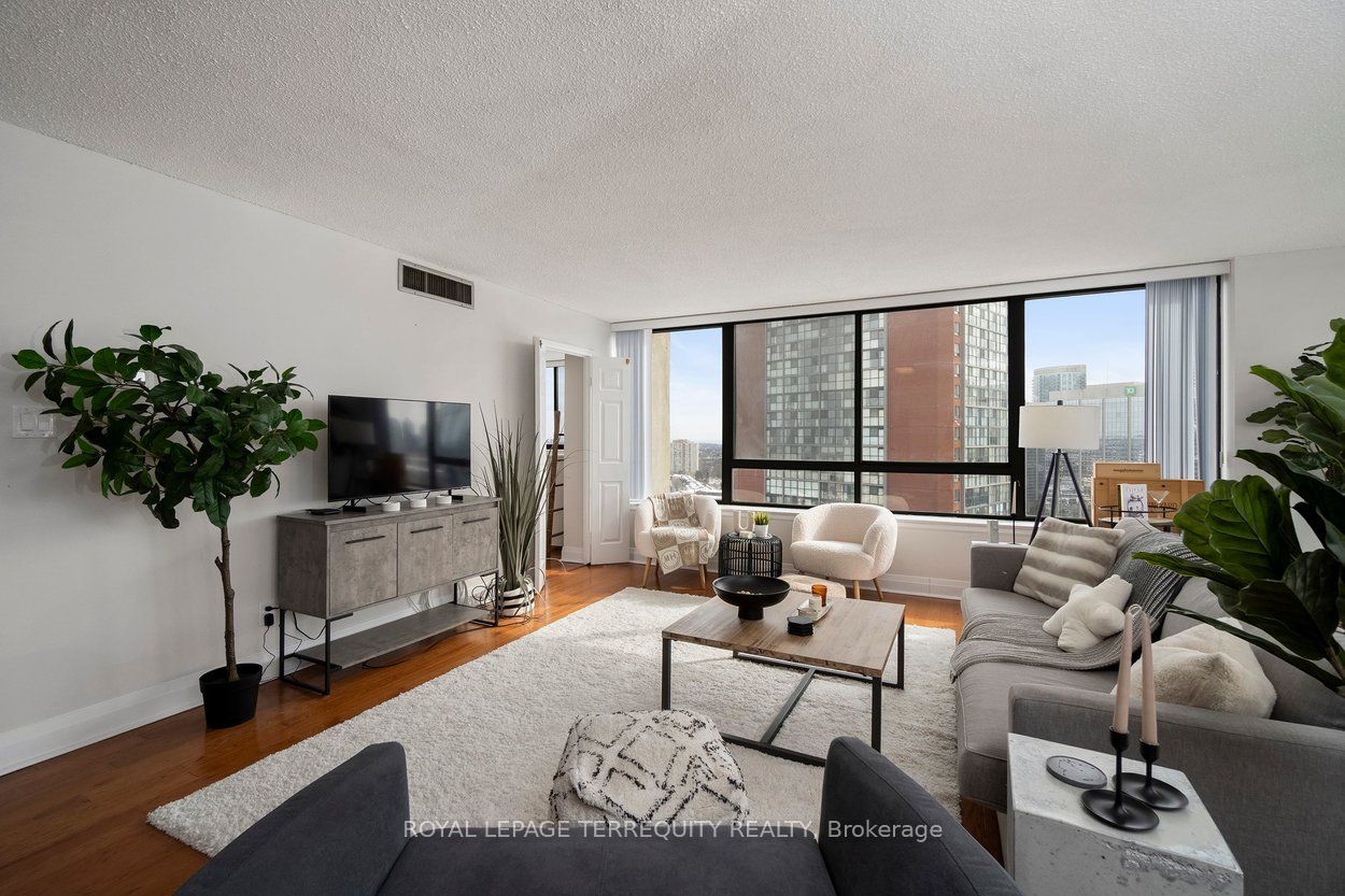 4235 Sherwoodtowne Boulevard 1607, Mississauga, ON L4Z 1W3 photo 5