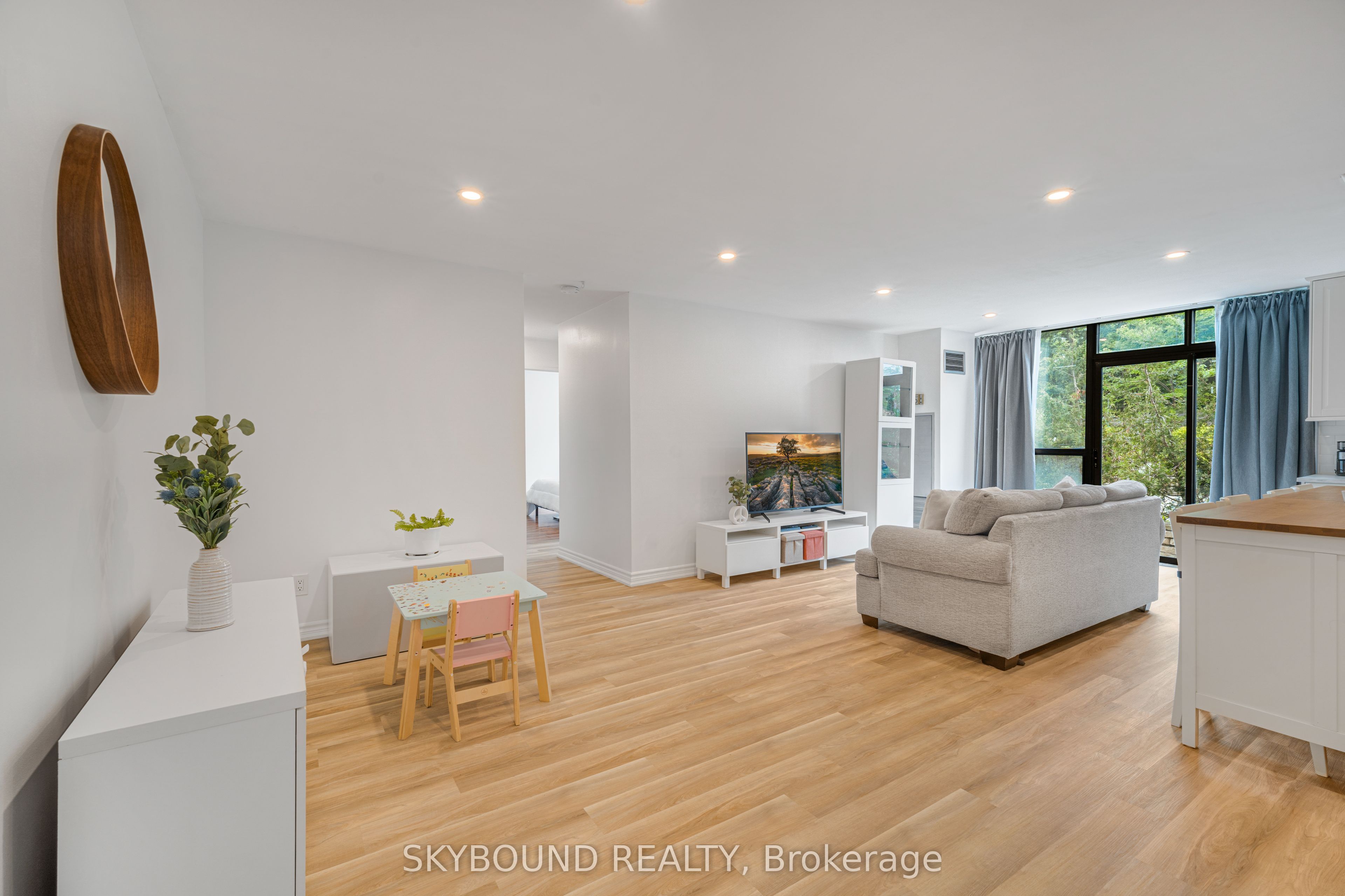 200 Robert Speck Parkway 108, Mississauga, ON L4Z 1S3 photo 3