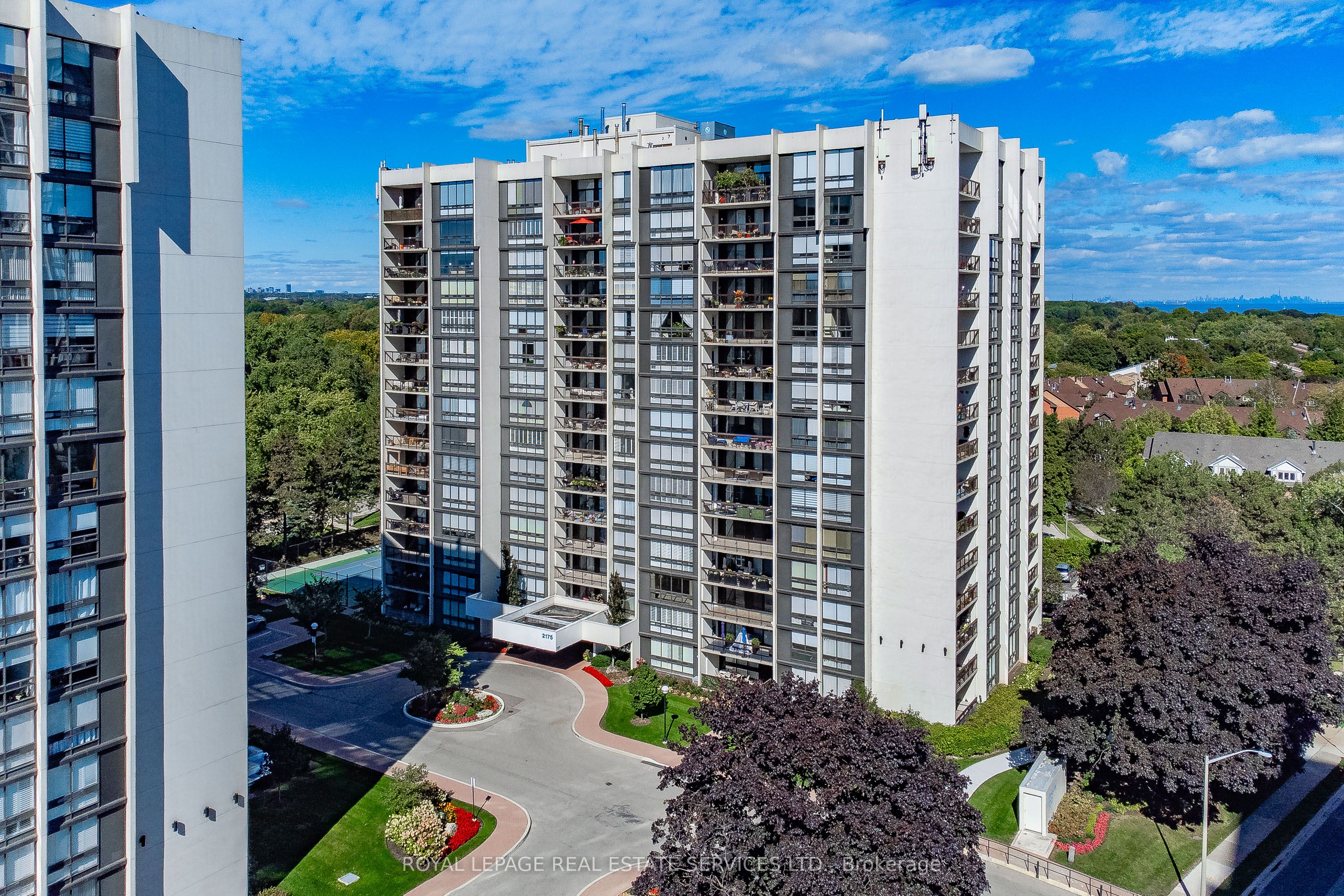 2175 Marine Drive 1208, Oakville, ON L6L 5L5