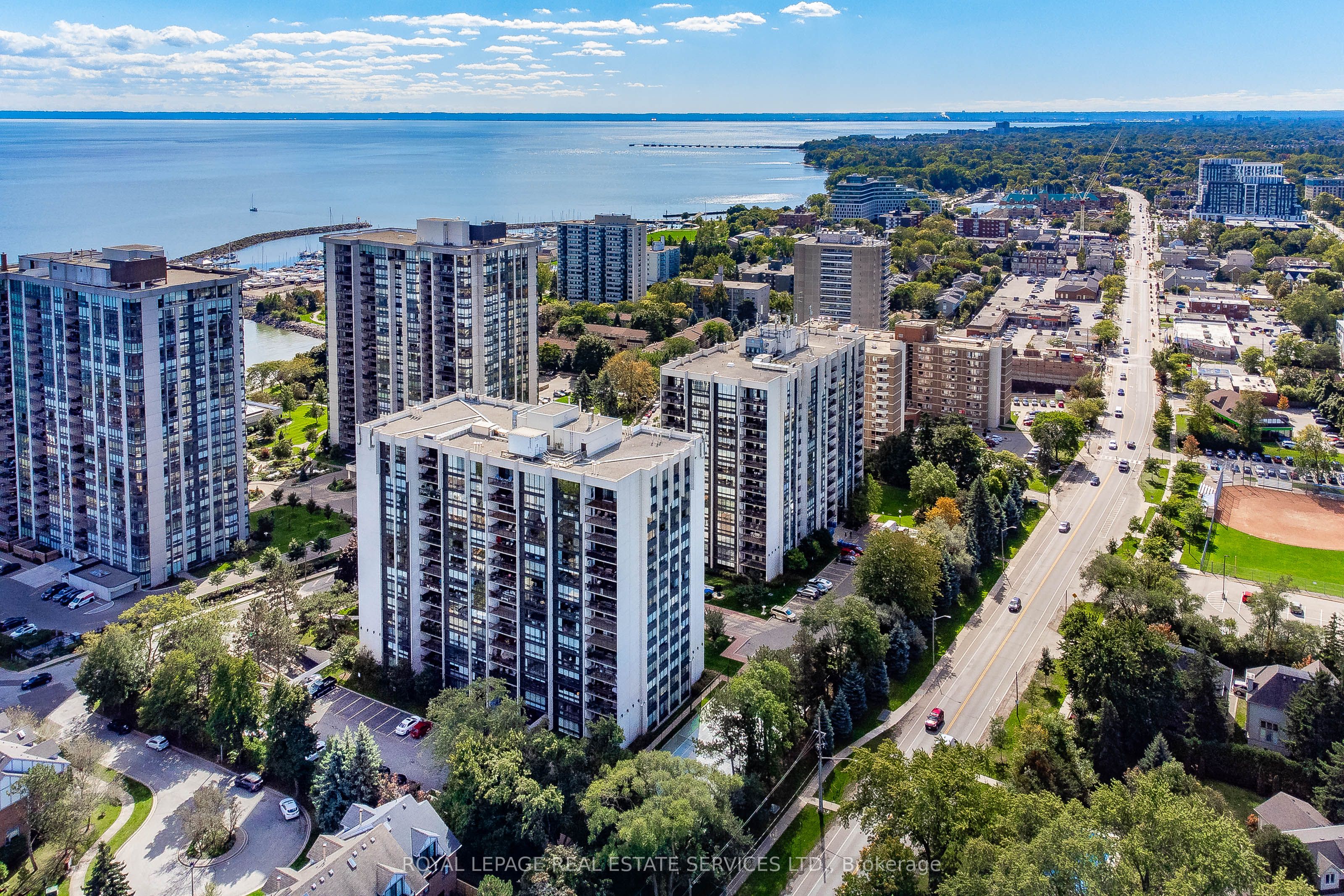2175 Marine Drive 1208, Oakville, ON L6L 5L5 photo 2