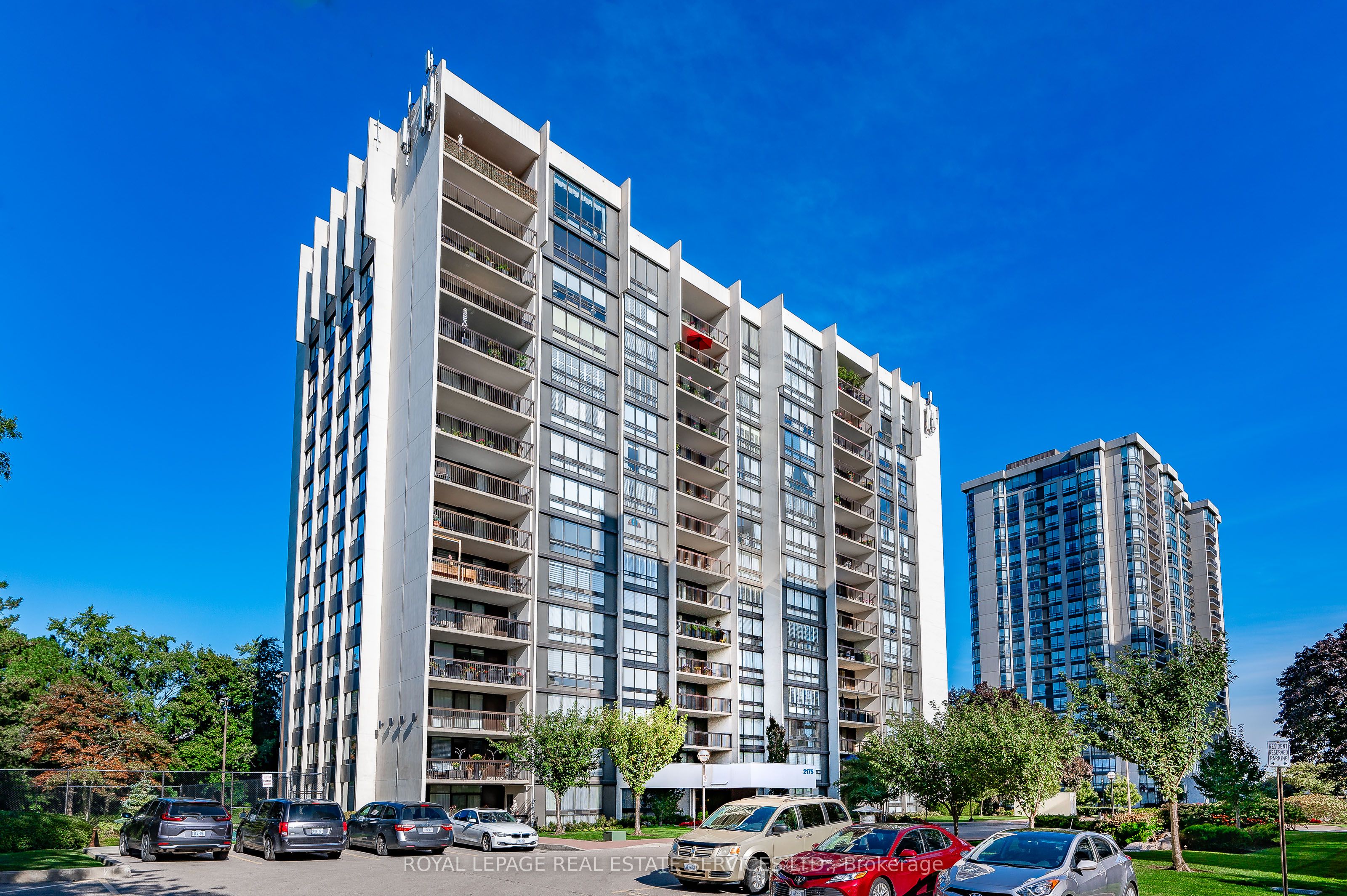 2175 Marine Drive 1208, Oakville, ON L6L 5L5 photo 3
