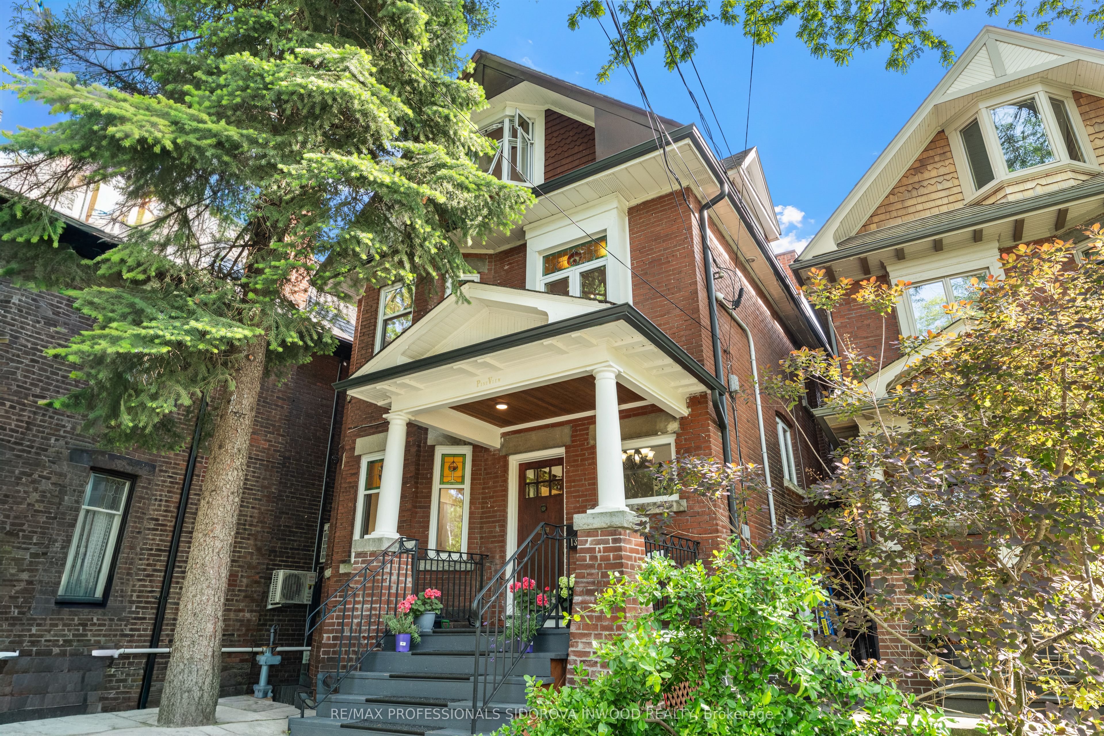 13 Evelyn Crescent, Toronto, ON M6P 3C8