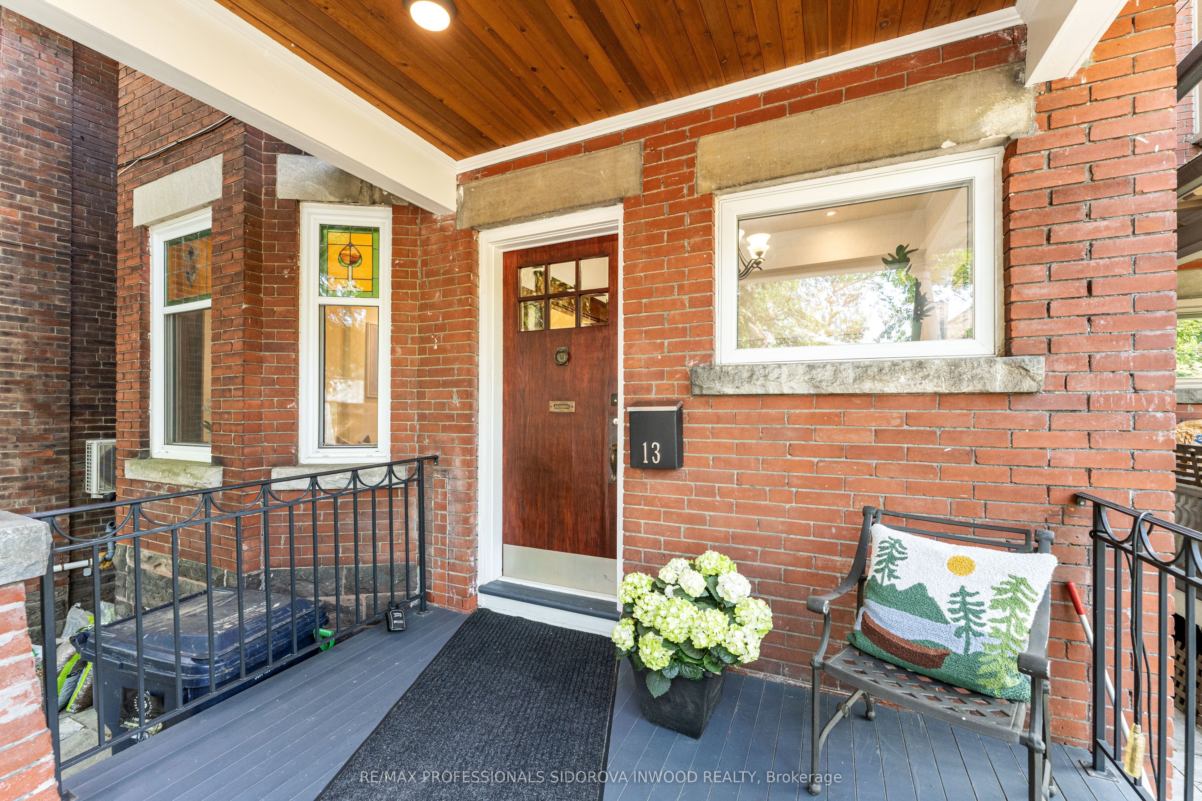 13 Evelyn Crescent, Toronto, ON M6P 3C8 photo 3