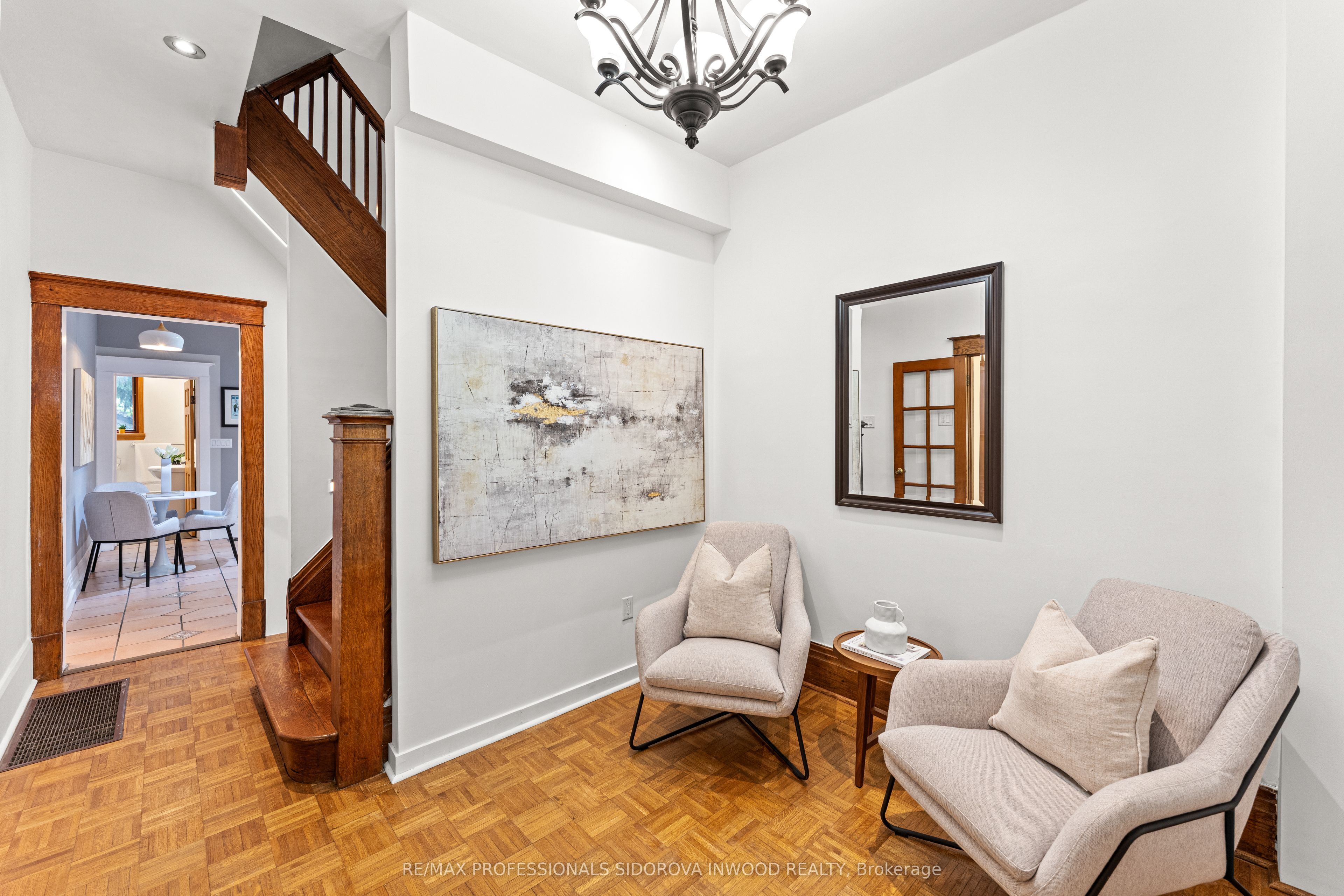 13 Evelyn Crescent, Toronto, ON M6P 3C8 photo 4