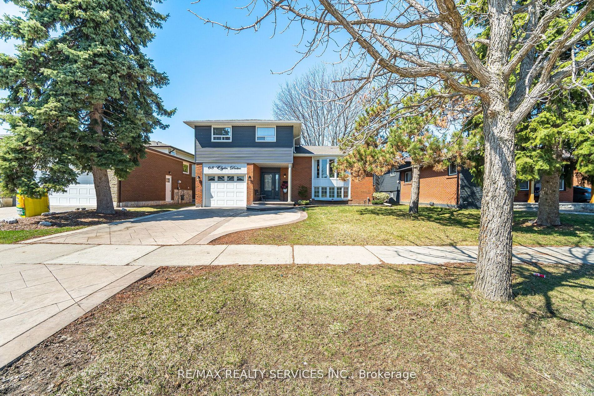 68 Elgin Drive, Brampton, ON L6Y 1A8 photo 2