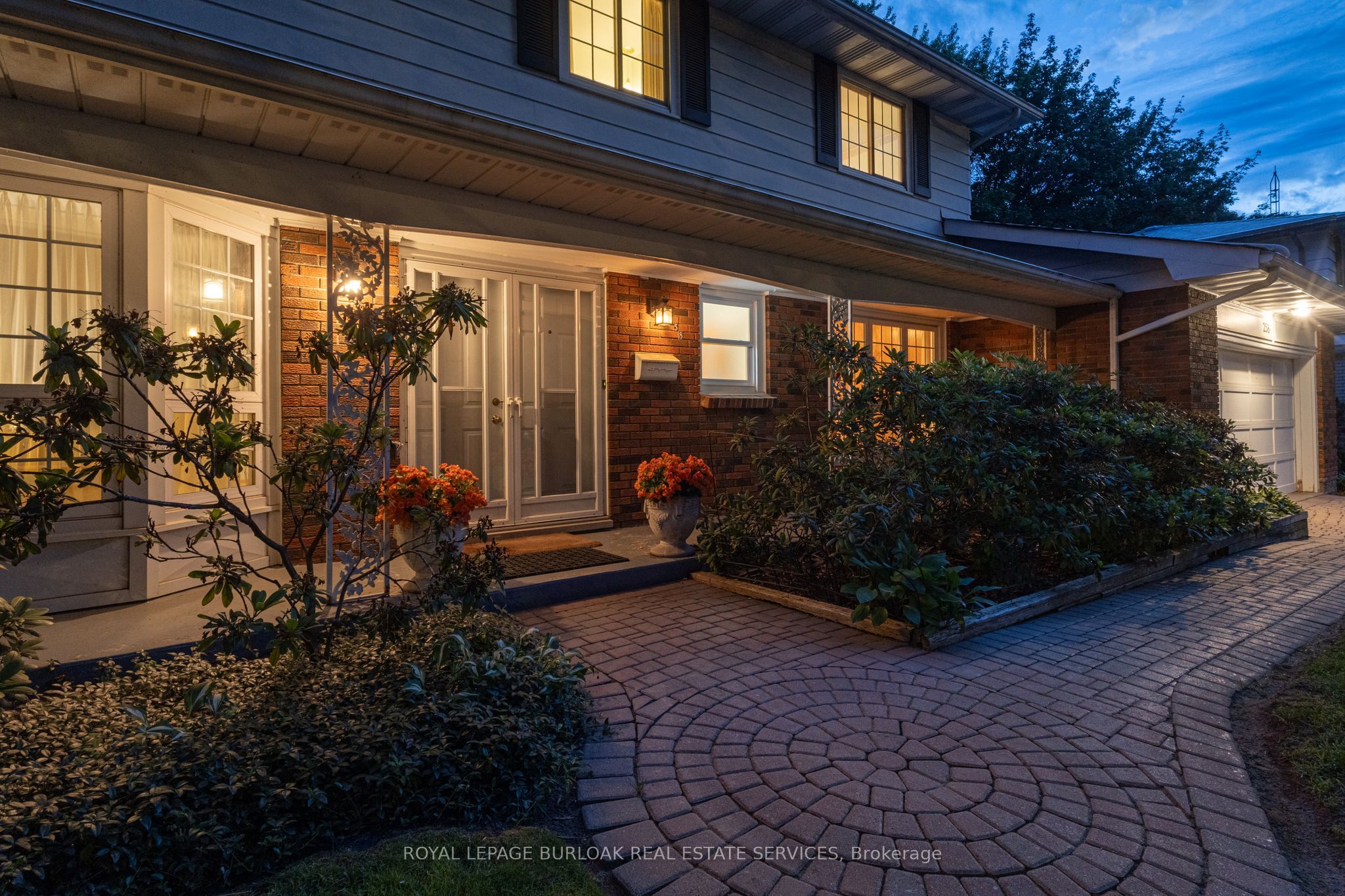 258 Camelot Drive, Burlington, ON L7L 2G1 photo 3