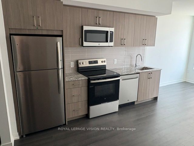 4010 Eglinton Avenue W 617, Toronto, ON M9A 0G5 photo 2