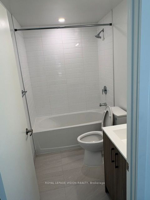 4010 Eglinton Avenue W 617, Toronto, ON M9A 0G5 photo 4