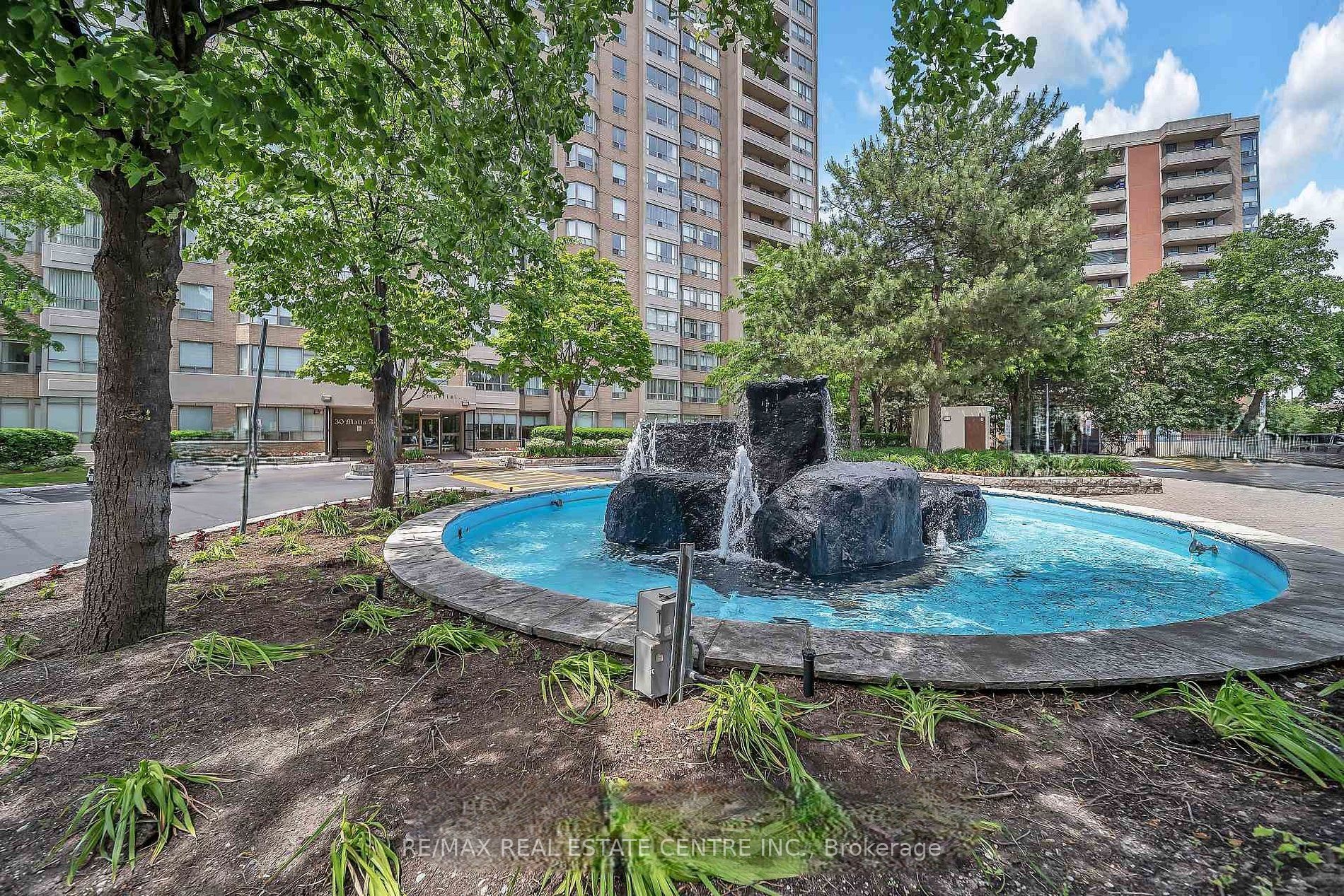 30 Malta Avenue E 802, Brampton, ON L6Y 4S5 photo 3