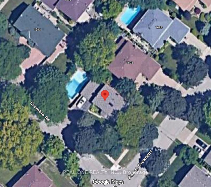 1585 Crombie Road, Mississauga, ON L5J 4J1 photo 2