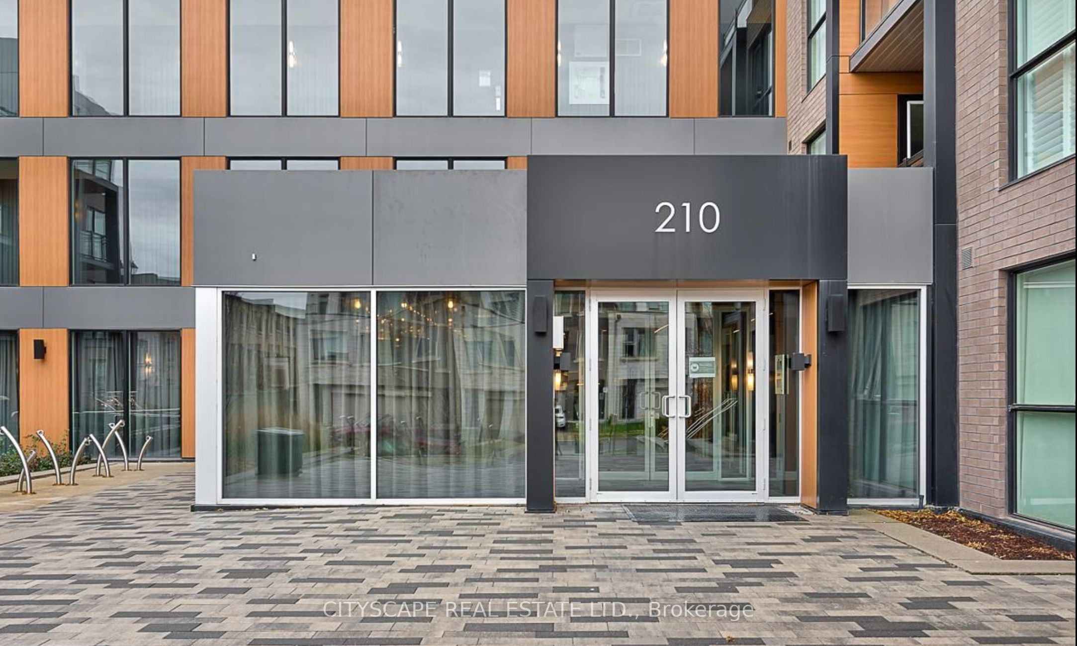 210 Sabina Drive 119, Oakville, ON L6H 0W6
