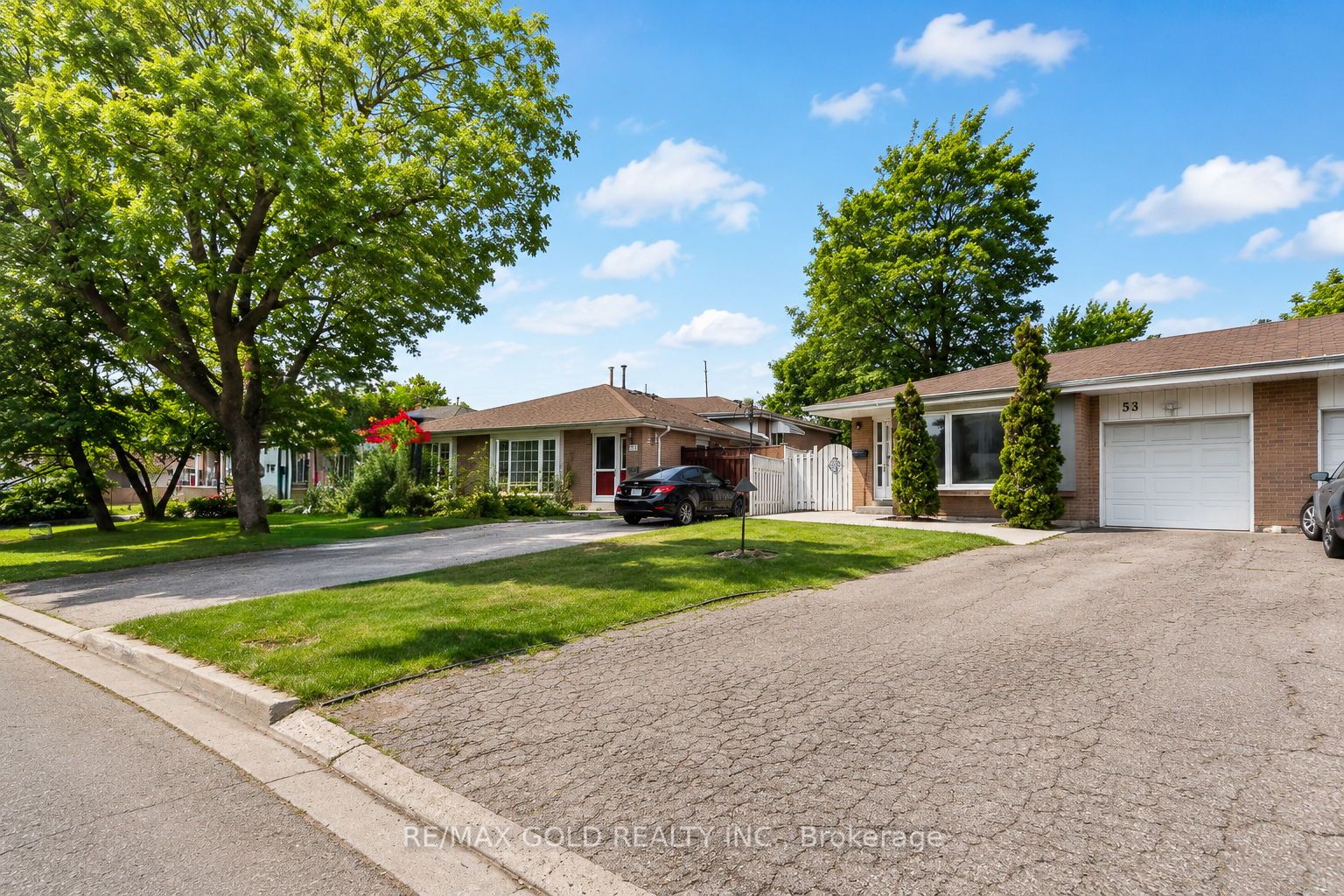 53 Dalraith Crescent, Brampton, ON L6R 2X4 photo 2