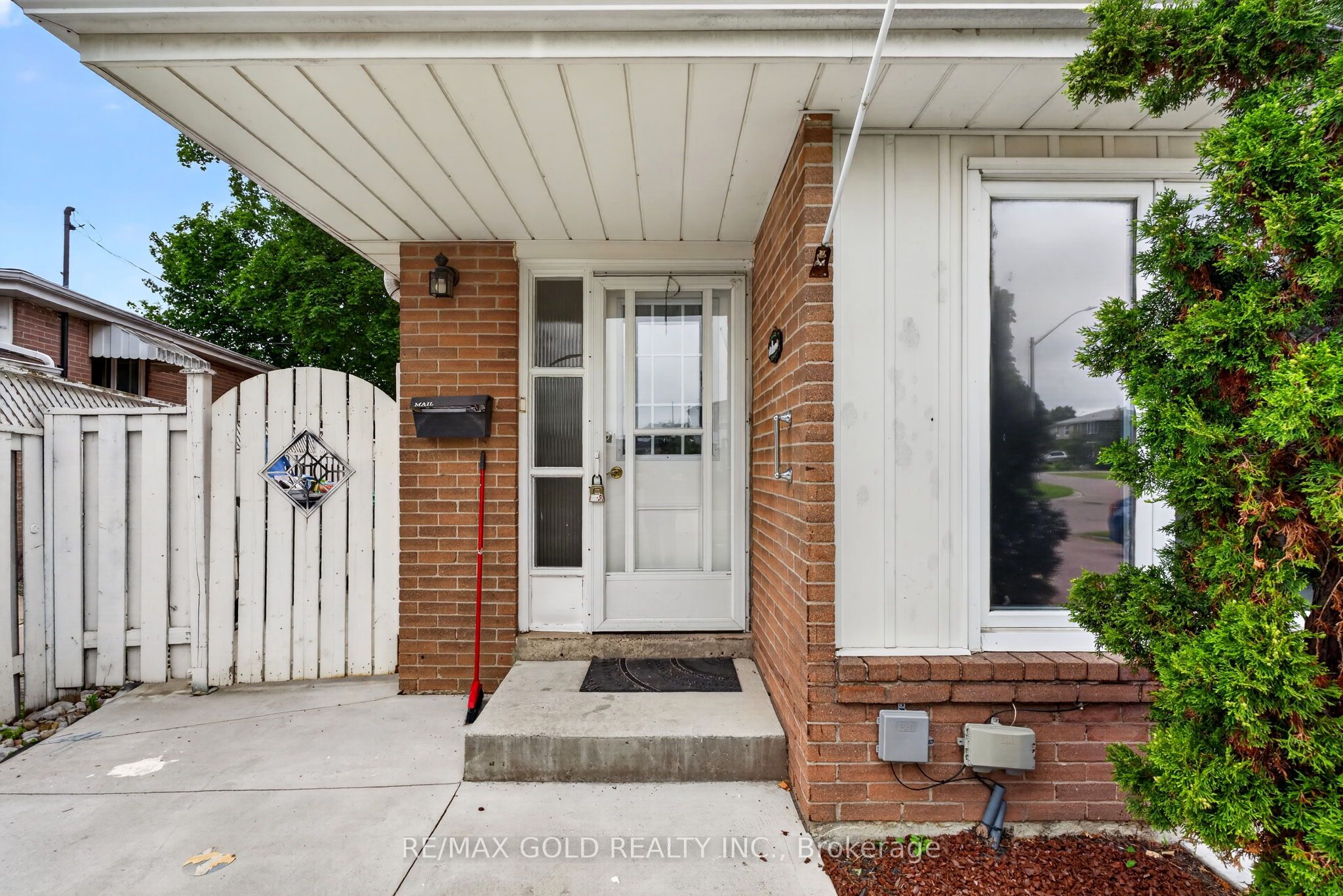 53 Dalraith Crescent, Brampton, ON L6R 2X4 photo 4