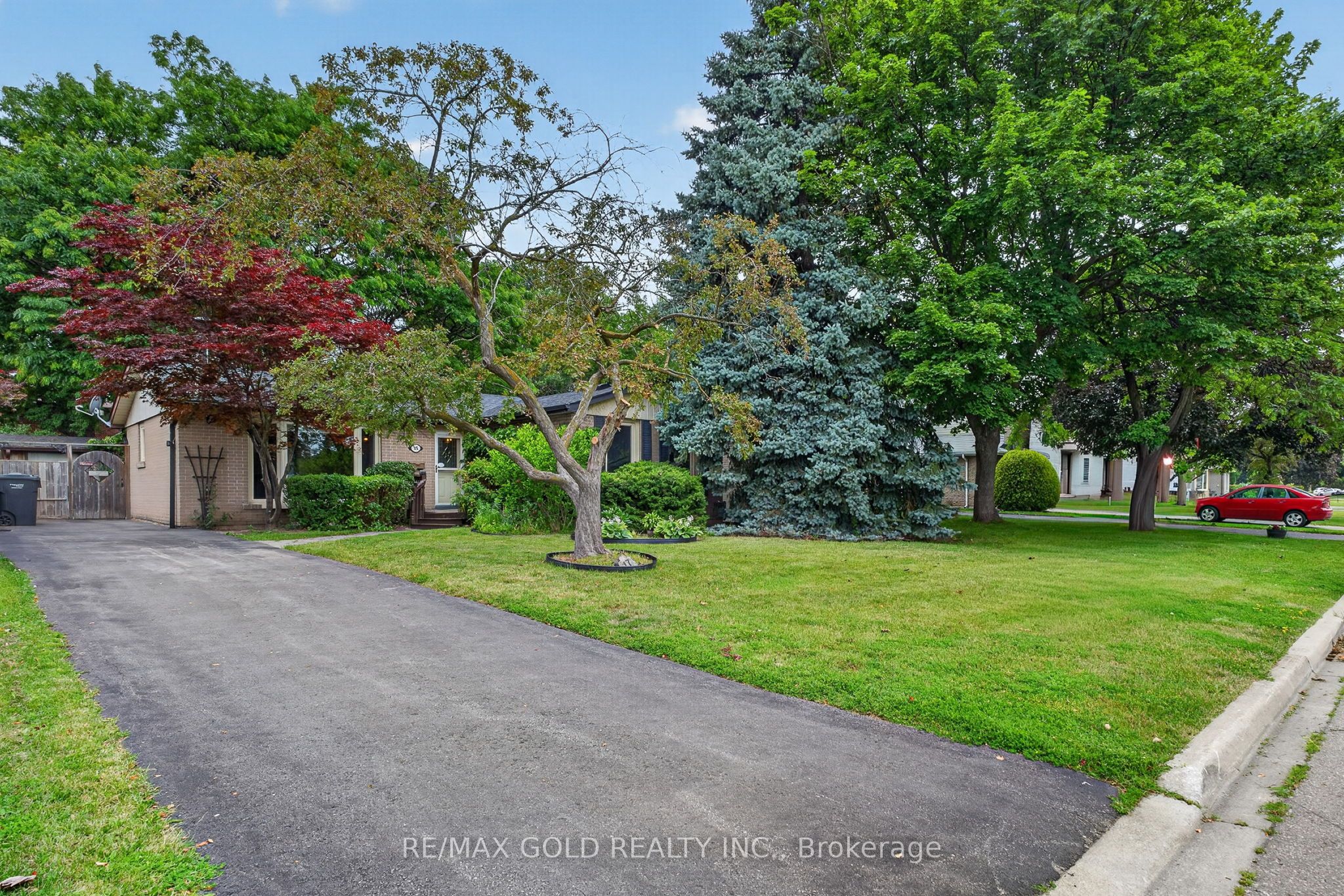 17 Duke Road, Brampton, ON L6T 3J9 photo 2