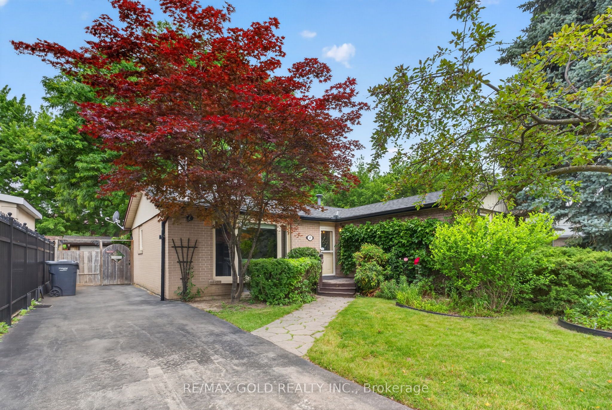 17 Duke Road, Brampton, ON L6T 3J9 photo 3