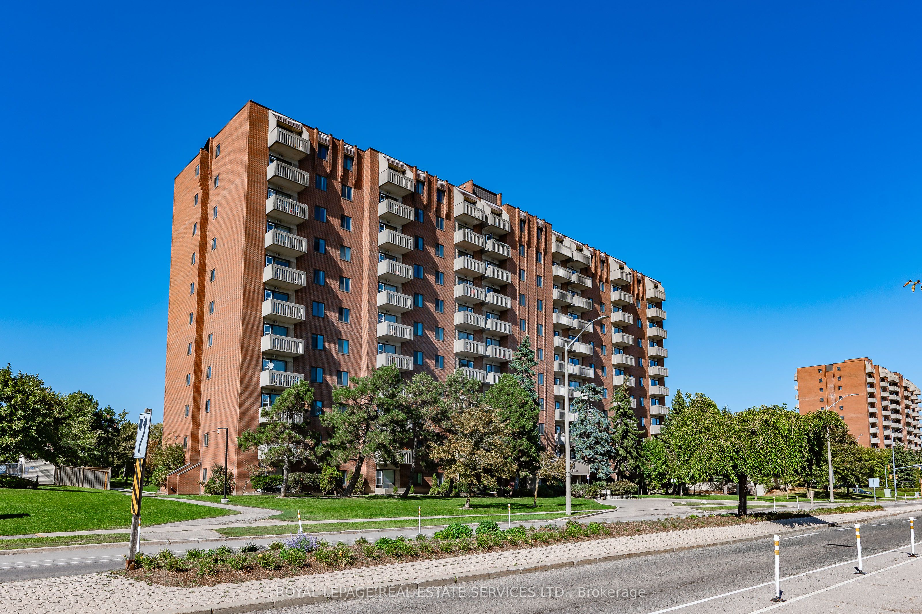 6720 Glen Erin Drive 904, Mississauga, ON L5N 3K8 photo 2