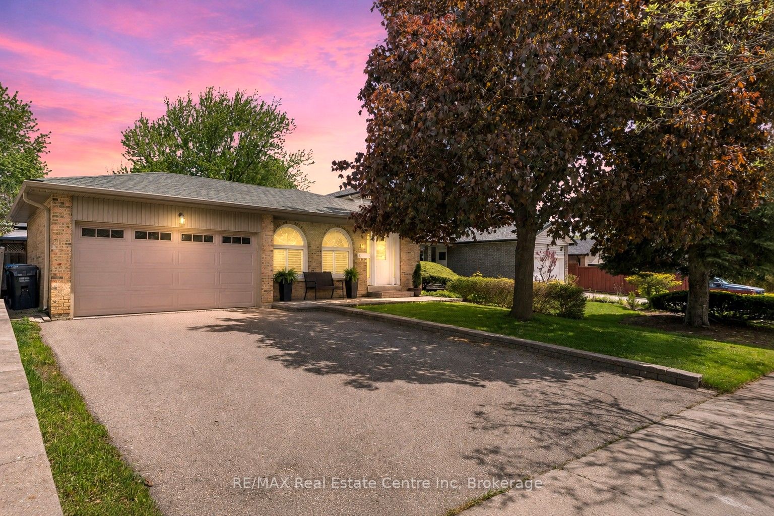 14 Massey Street, Brampton, ON L6S 2W1