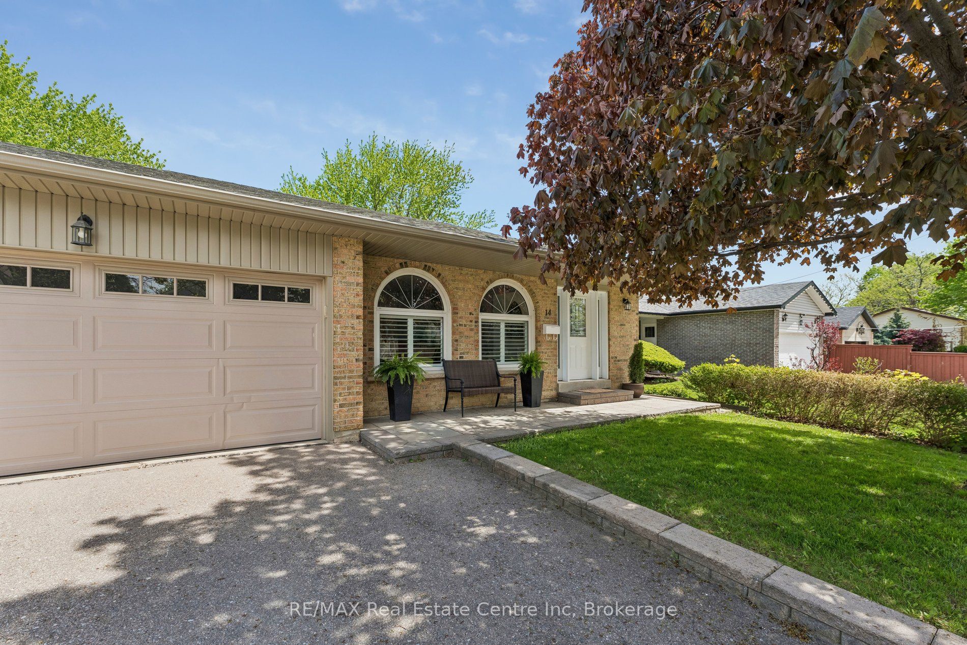 14 Massey Street, Brampton, ON L6S 2W1 photo 2