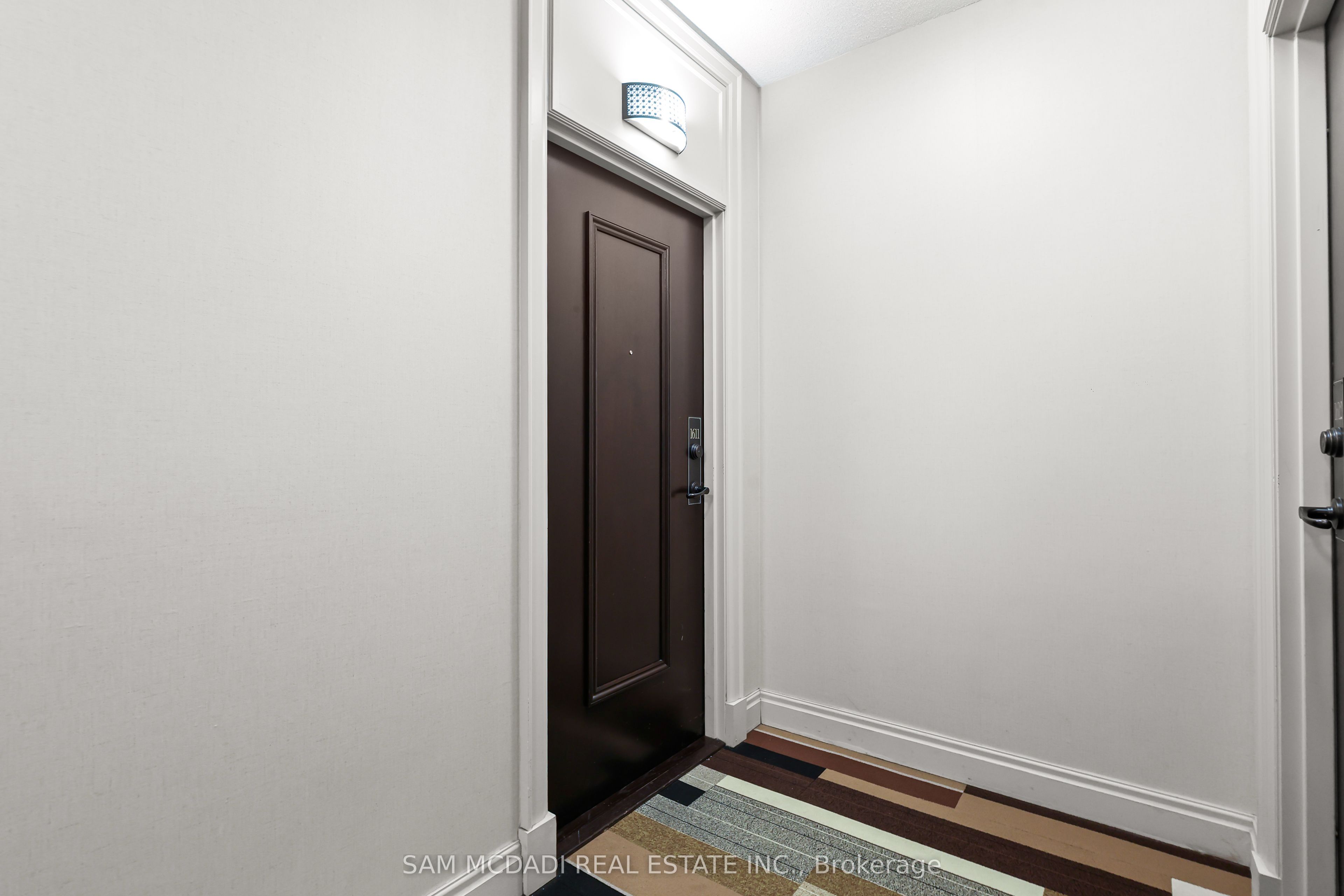 385 Prince Of Wales Drive 1611, Mississauga, ON L5B 0C6 photo 2