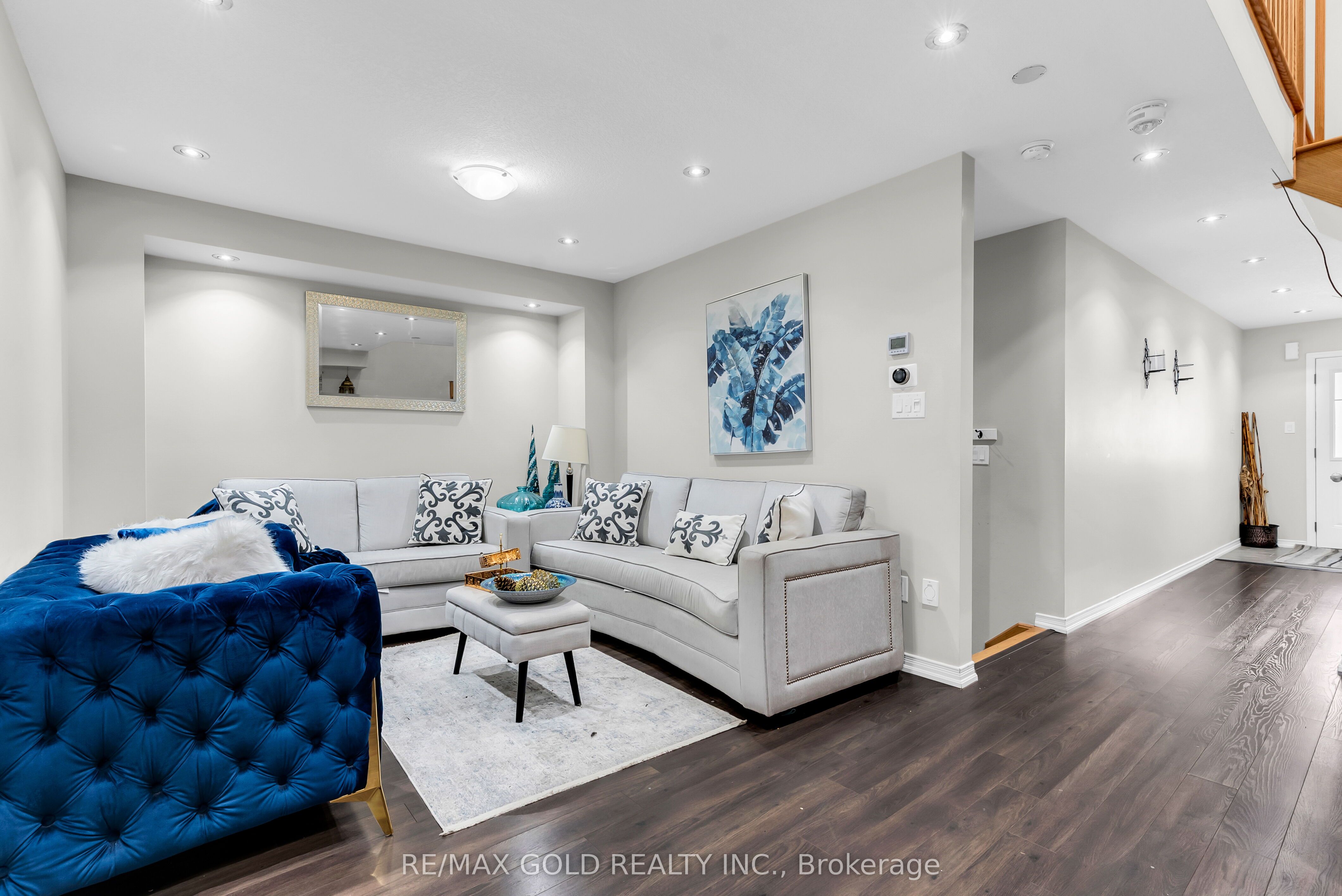 486 Queen Mary Drive, Brampton, ON L7A 4N3 photo 2
