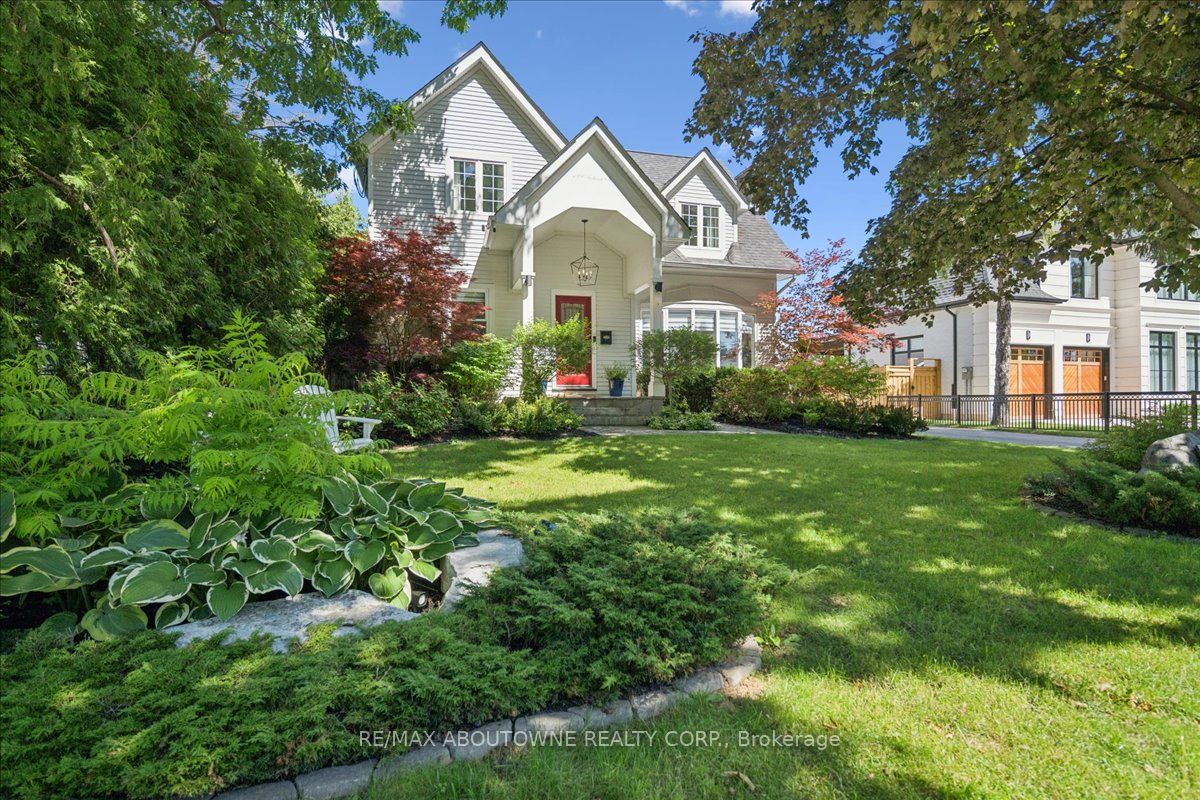 489 Rebecca Street, Oakville, ON L6K 1K8 photo 2