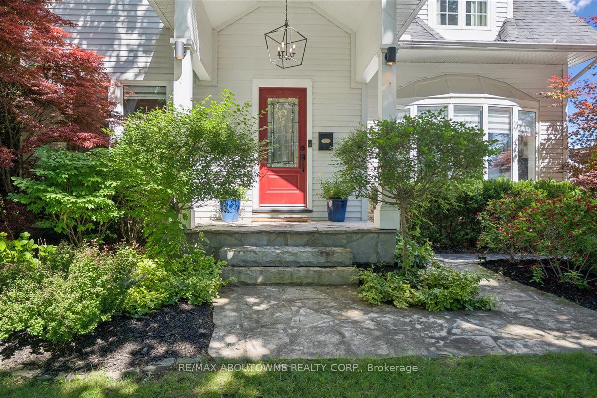 489 Rebecca Street, Oakville, ON L6K 1K8 photo 4