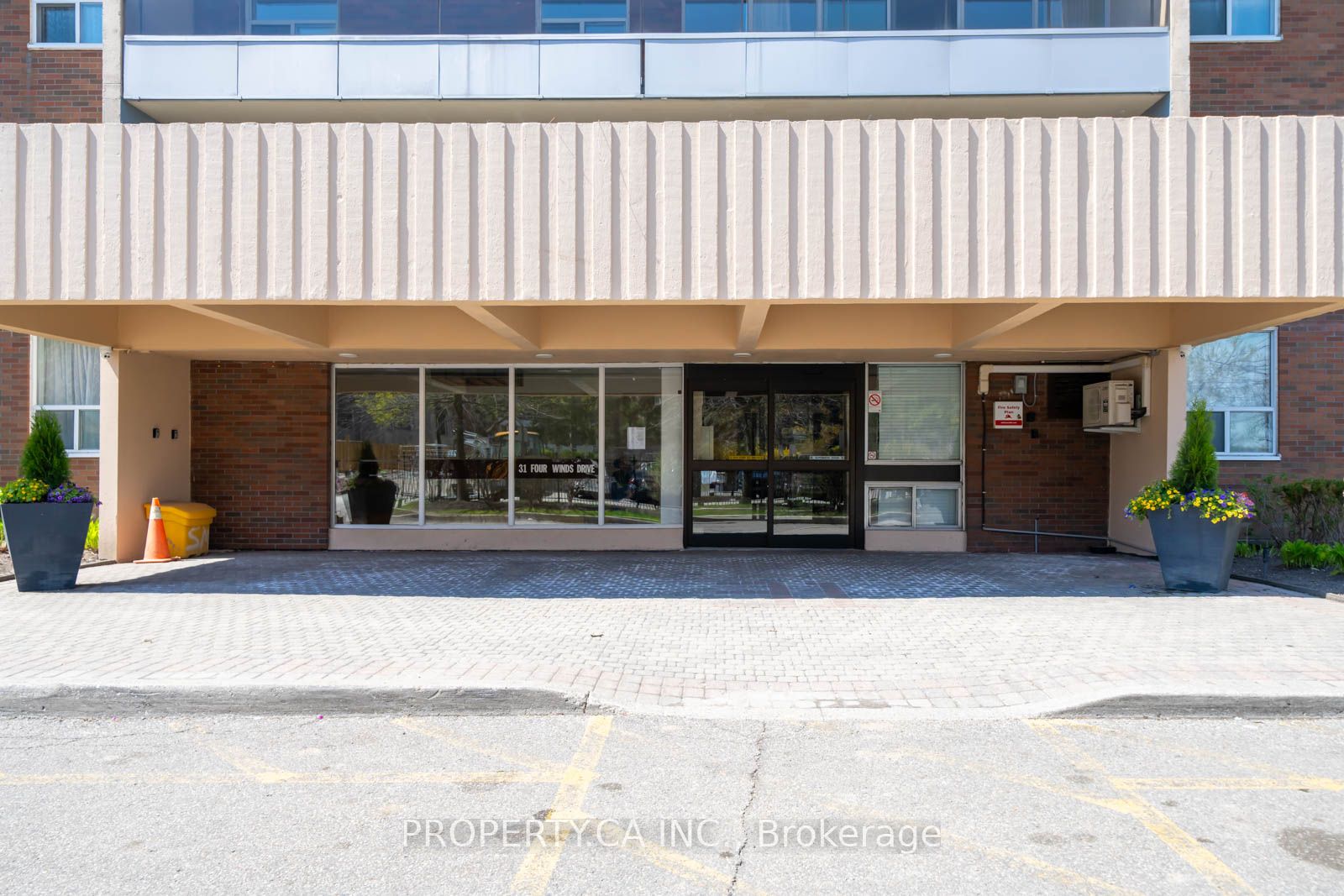 31 Four Winds Drive W 901, Toronto, ON M3J 1K9 photo 2