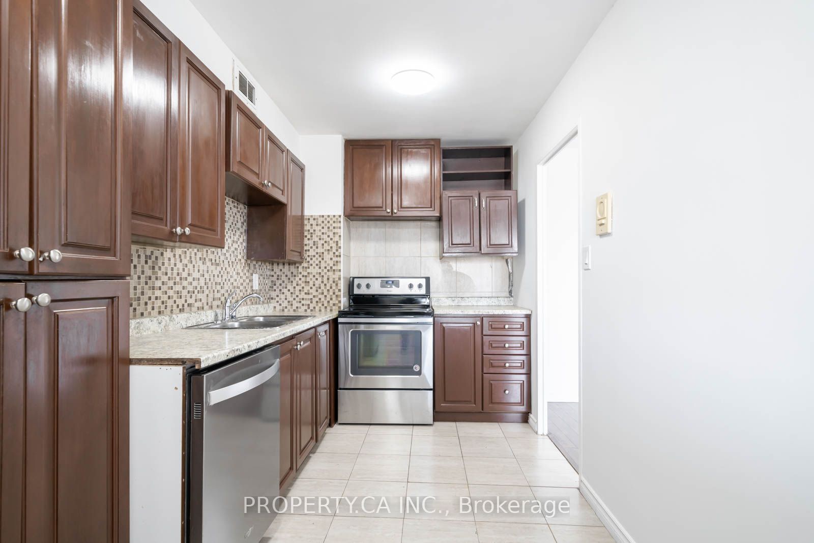 31 Four Winds Drive W 901, Toronto, ON M3J 1K9 photo 5