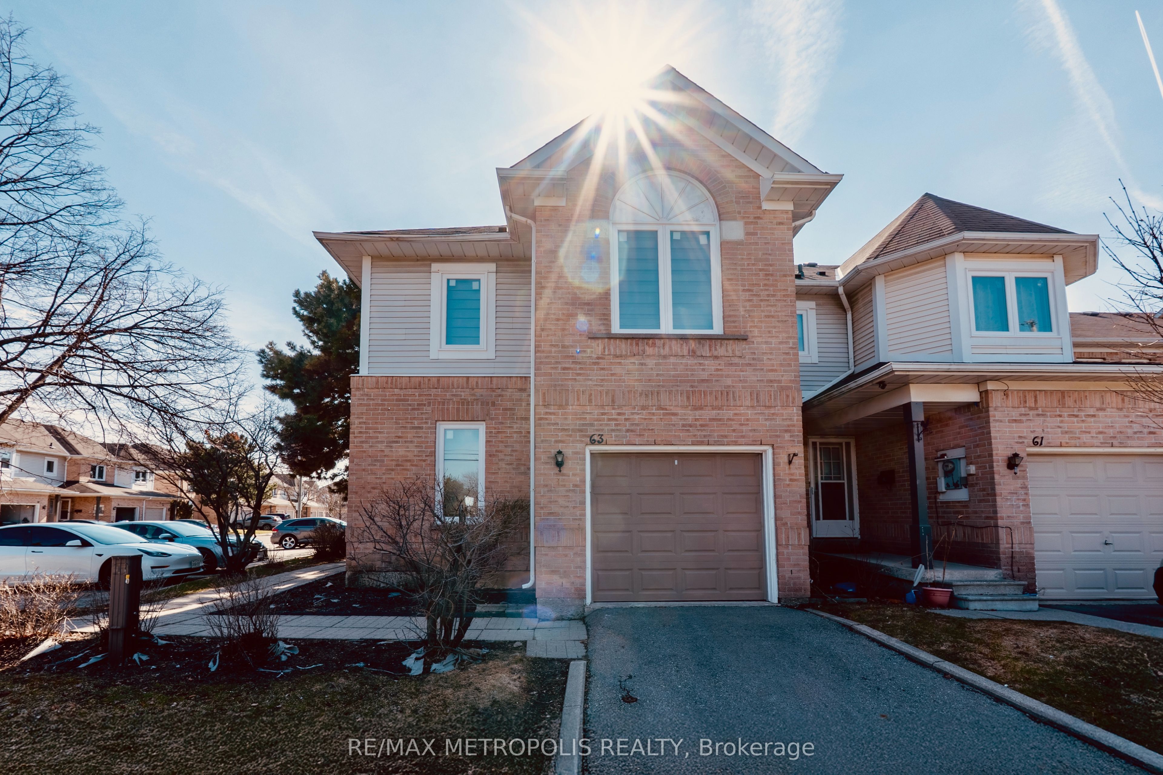 63 Wickstead Court, Brampton, ON L6R 1N8