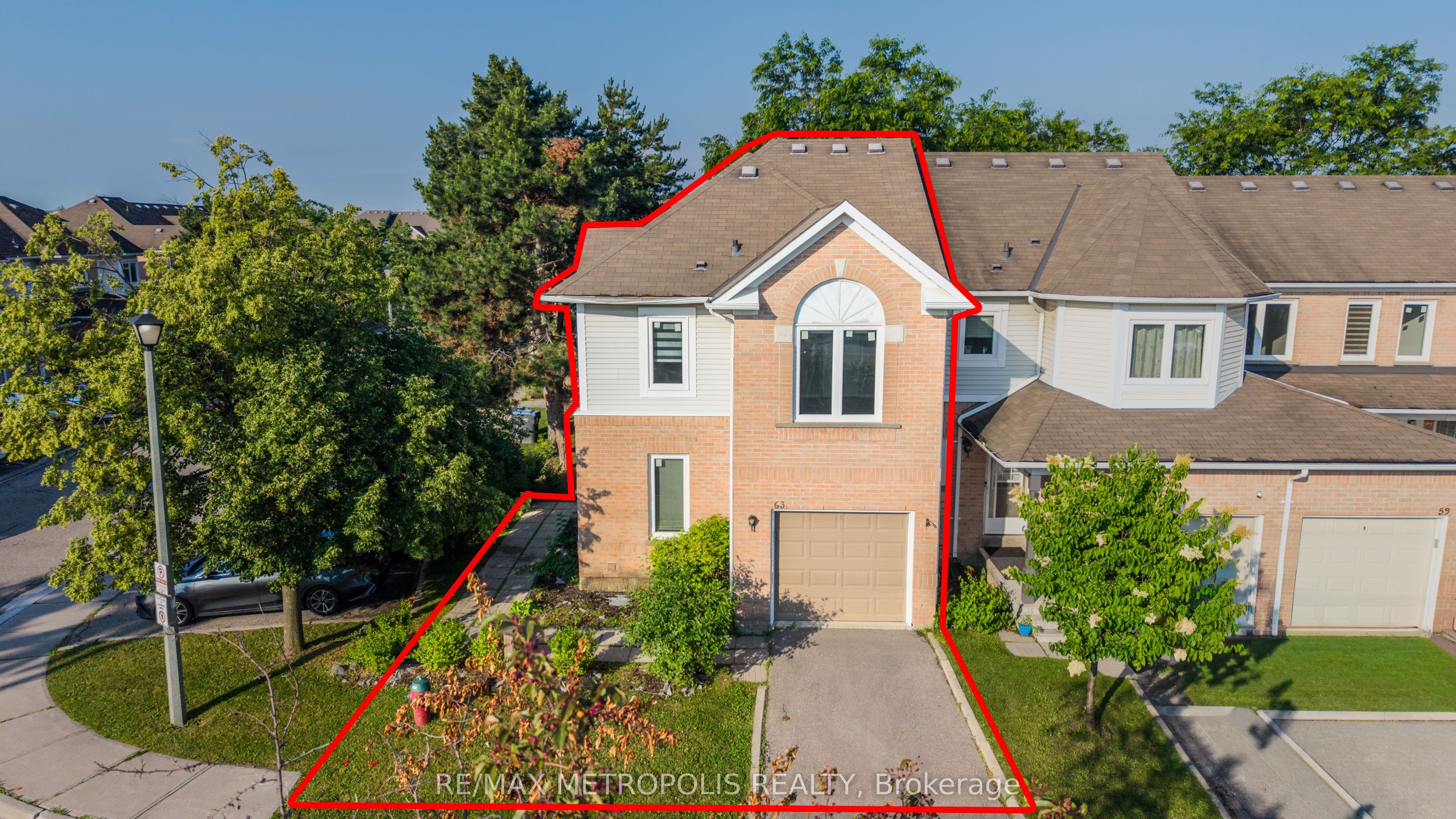 63 Wickstead Court, Brampton, ON L6R 1N8 photo 3