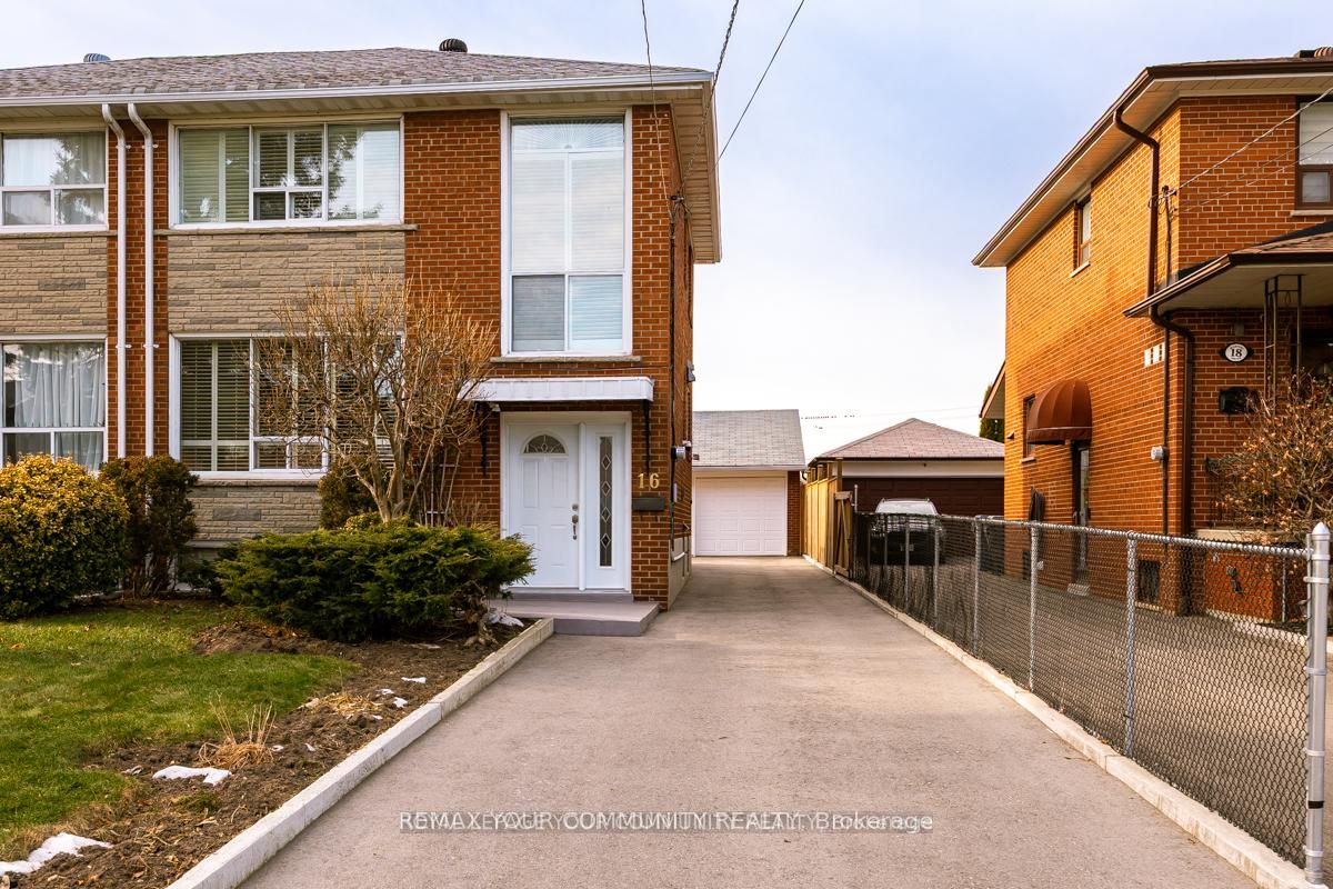 16 Martini Drive, Toronto, ON M6M 4X5 photo 3