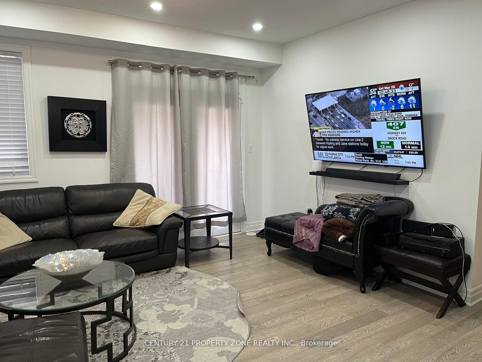 1216 Wheat Boom Drive, Oakville, ON L6H 7W4 photo 4