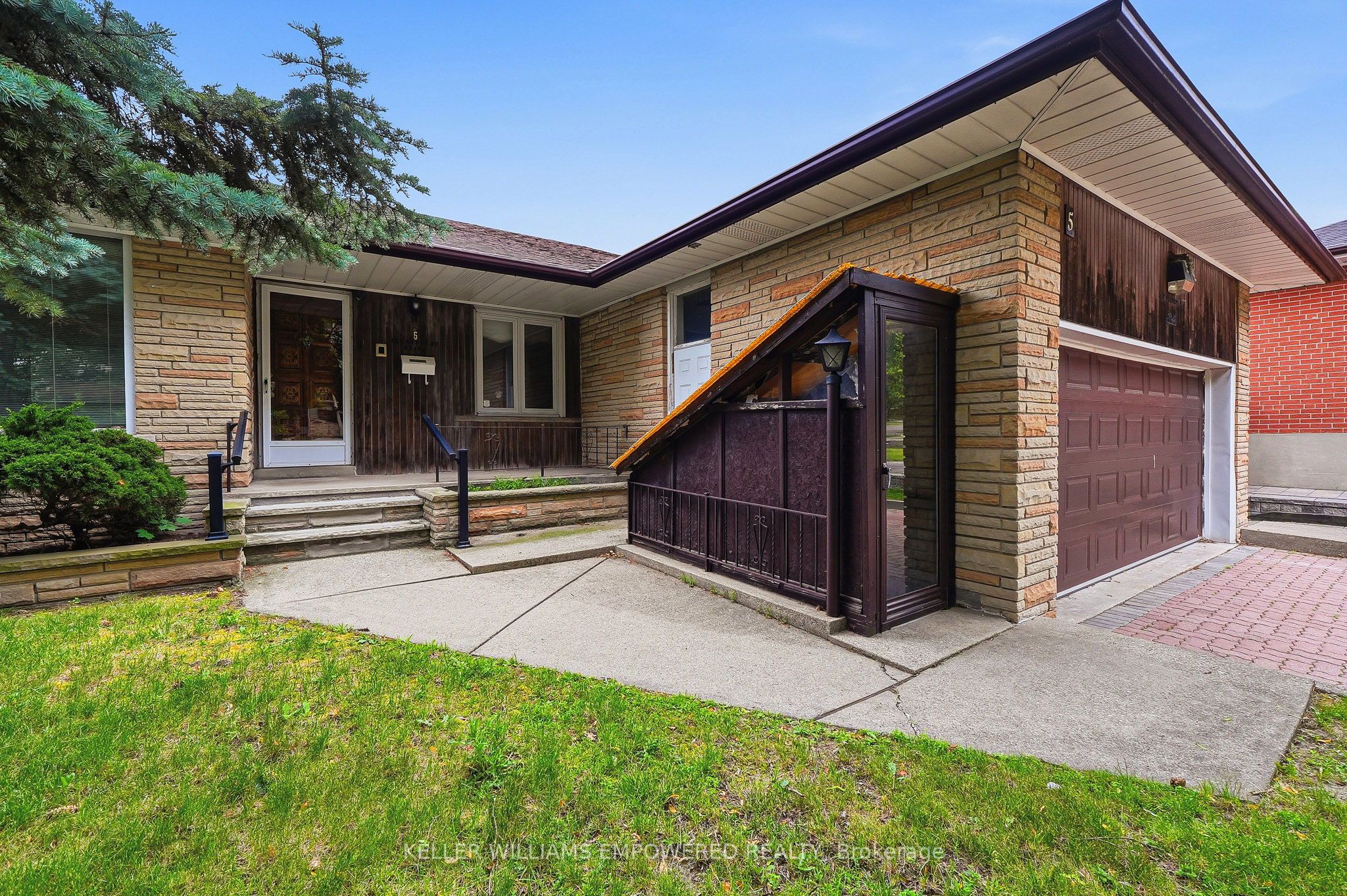 5 Allanhurst Drive, Toronto, ON M9A 4J4 photo 2