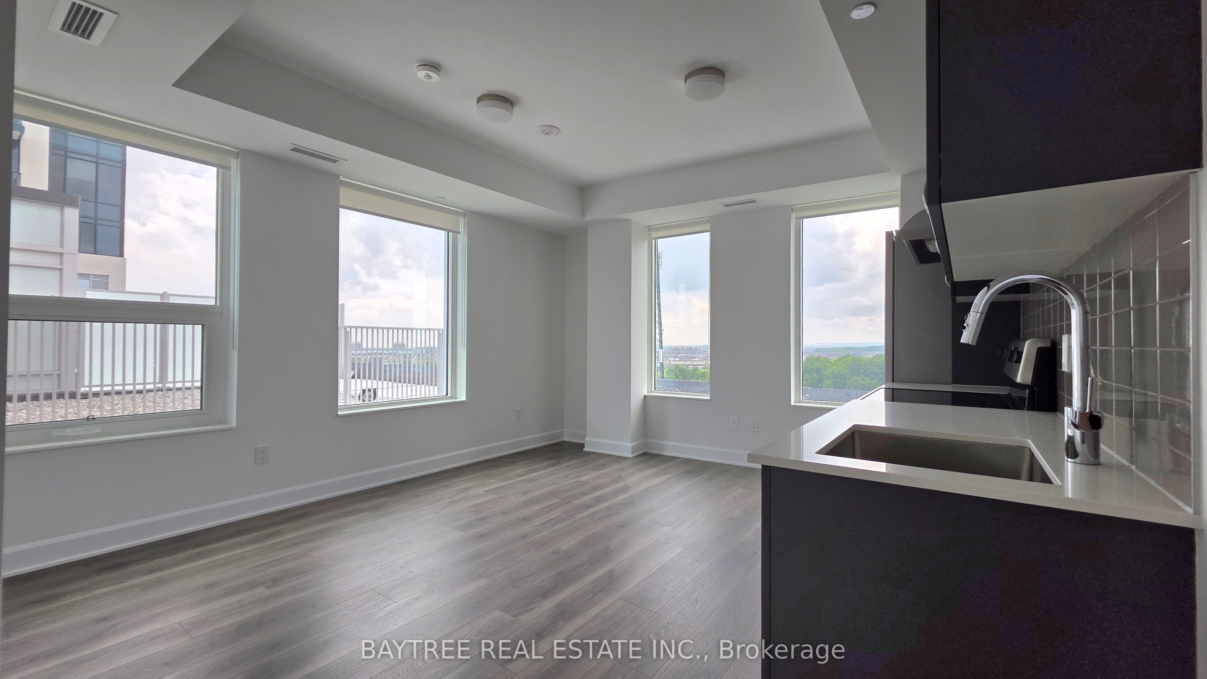 3240 William Coltson Avenue 904, Oakville, ON L6H 8C8