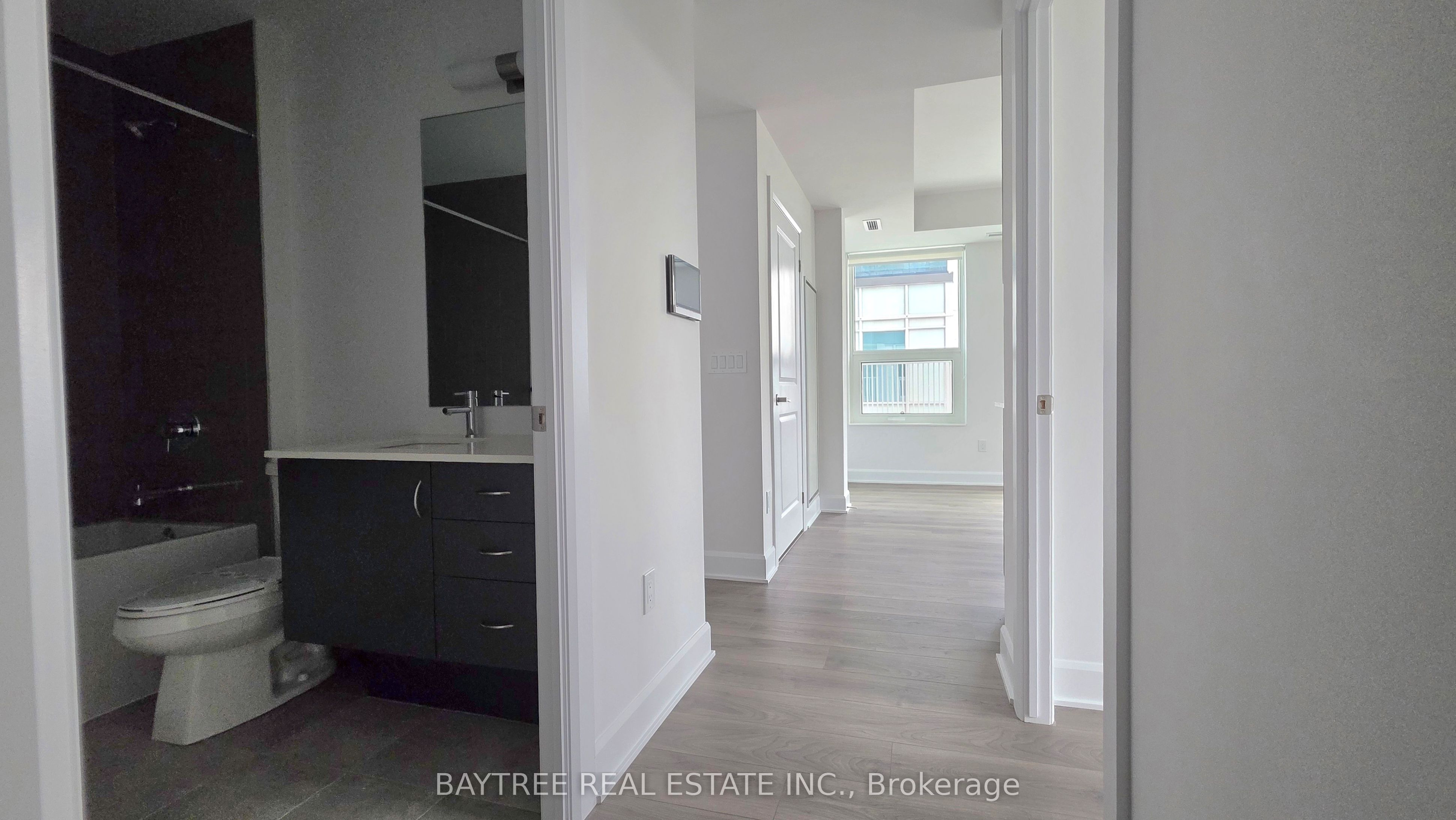 3240 William Coltson Avenue 904, Oakville, ON L6H 8C8 photo 4