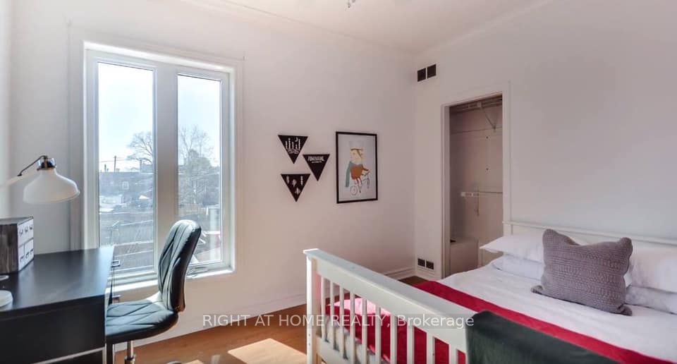 2083 Davenport Road Upper, Toronto, ON M6N 1C9