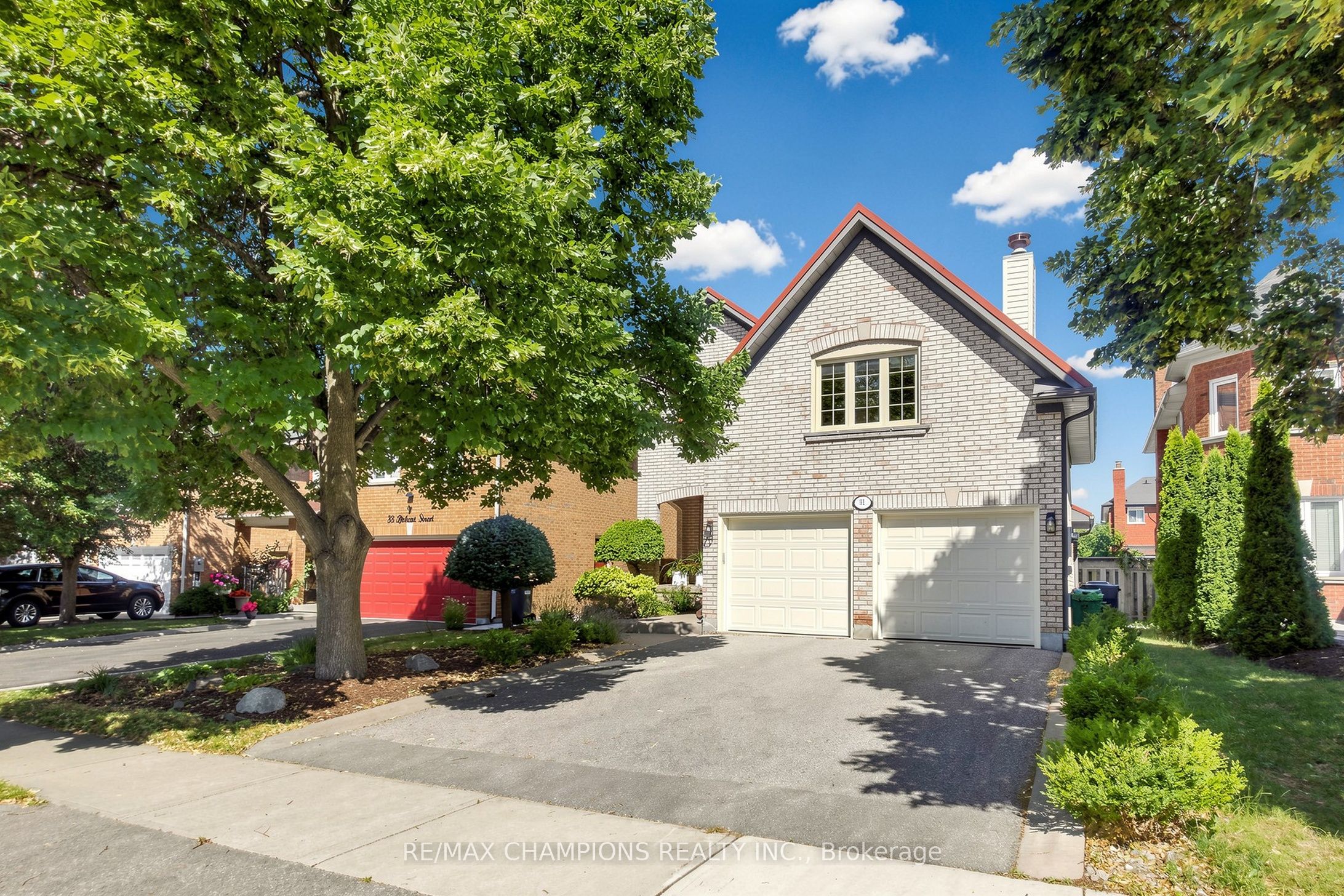 31 Bobcat Street, Brampton, ON L6R 1C8 photo 2