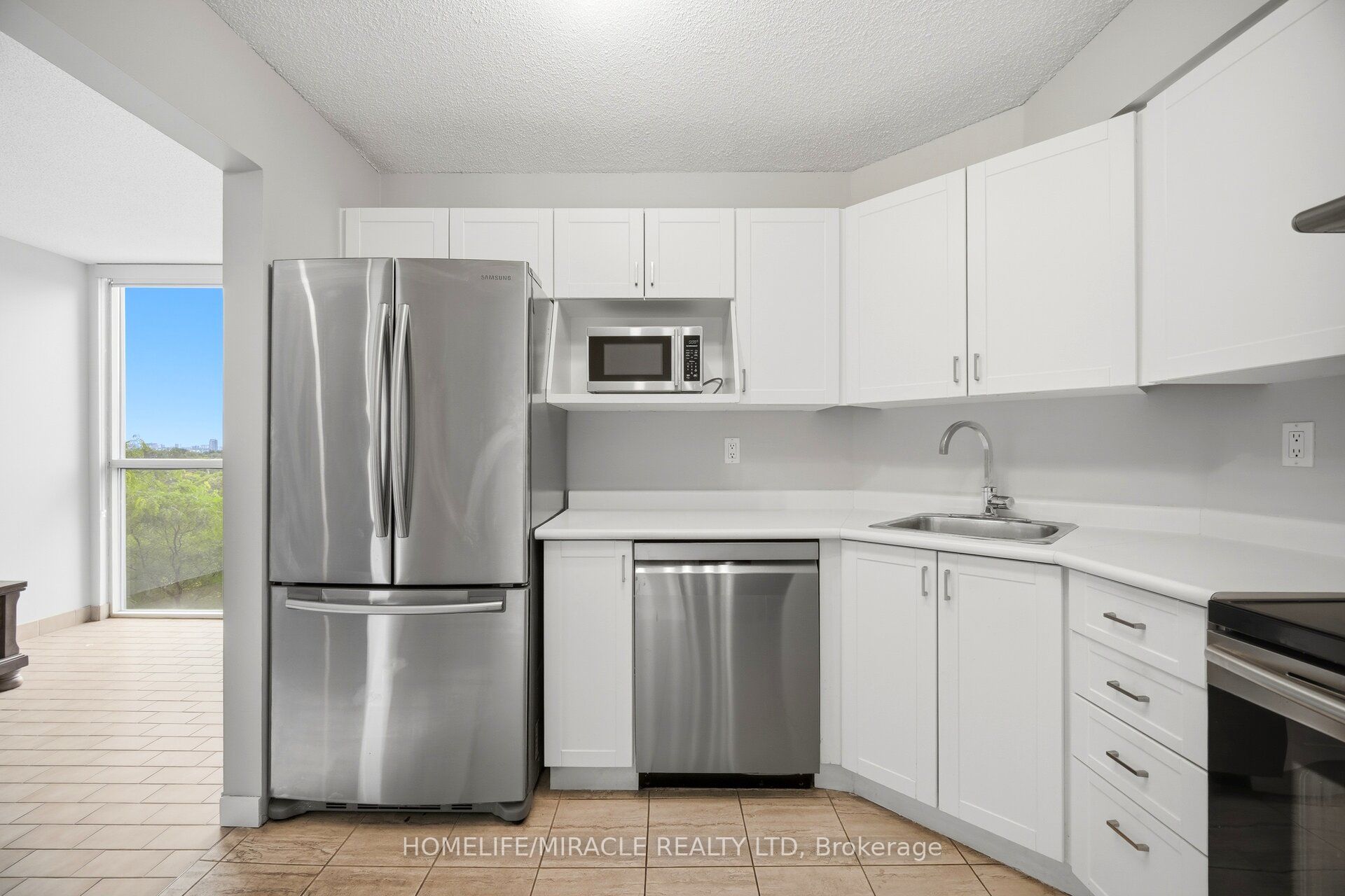 41 Markbrook Lane 707, Toronto, ON M9V 5E6 photo 4