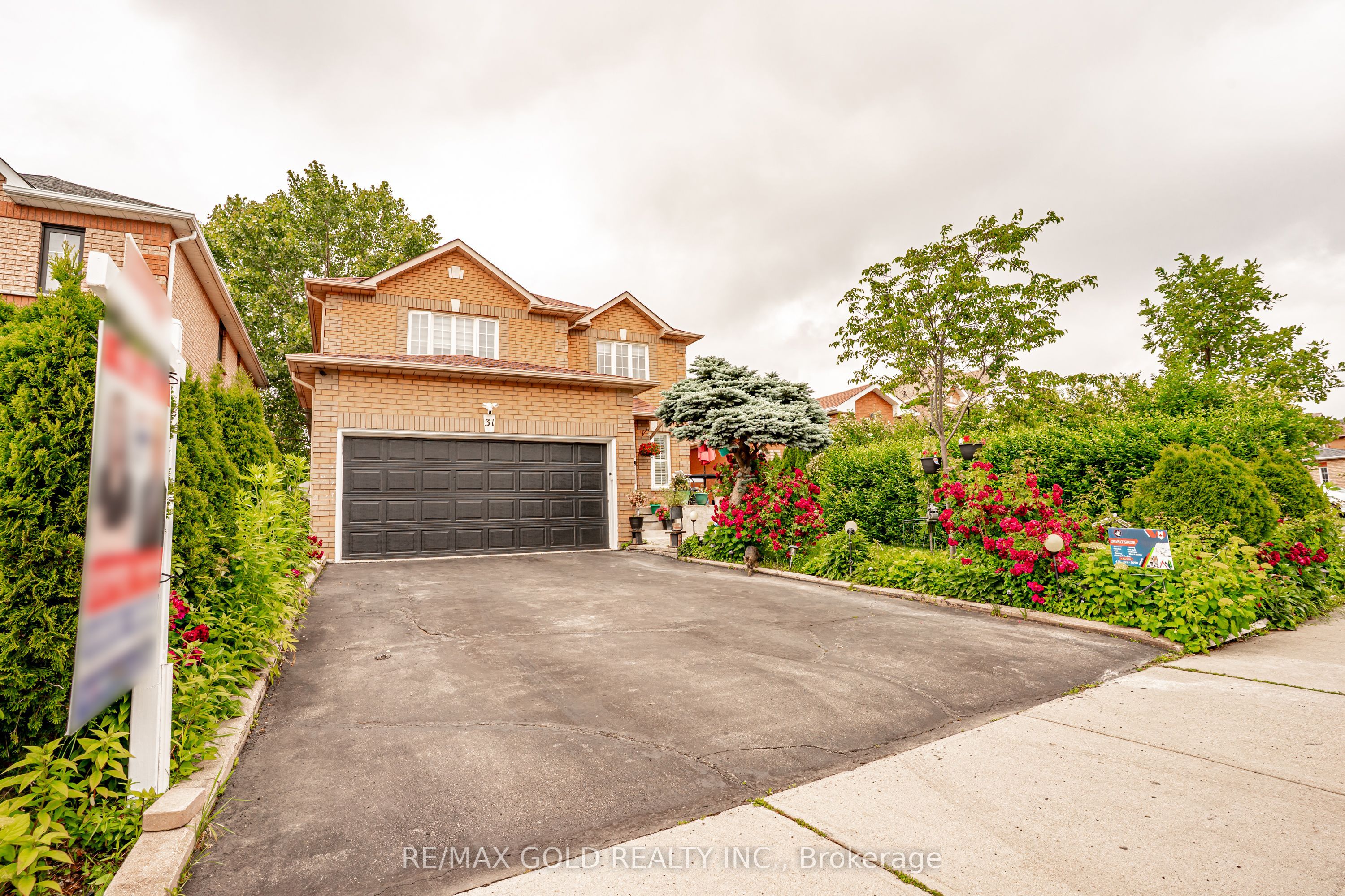31 Colleyville Street, Brampton, ON L7A 1G8 photo 2