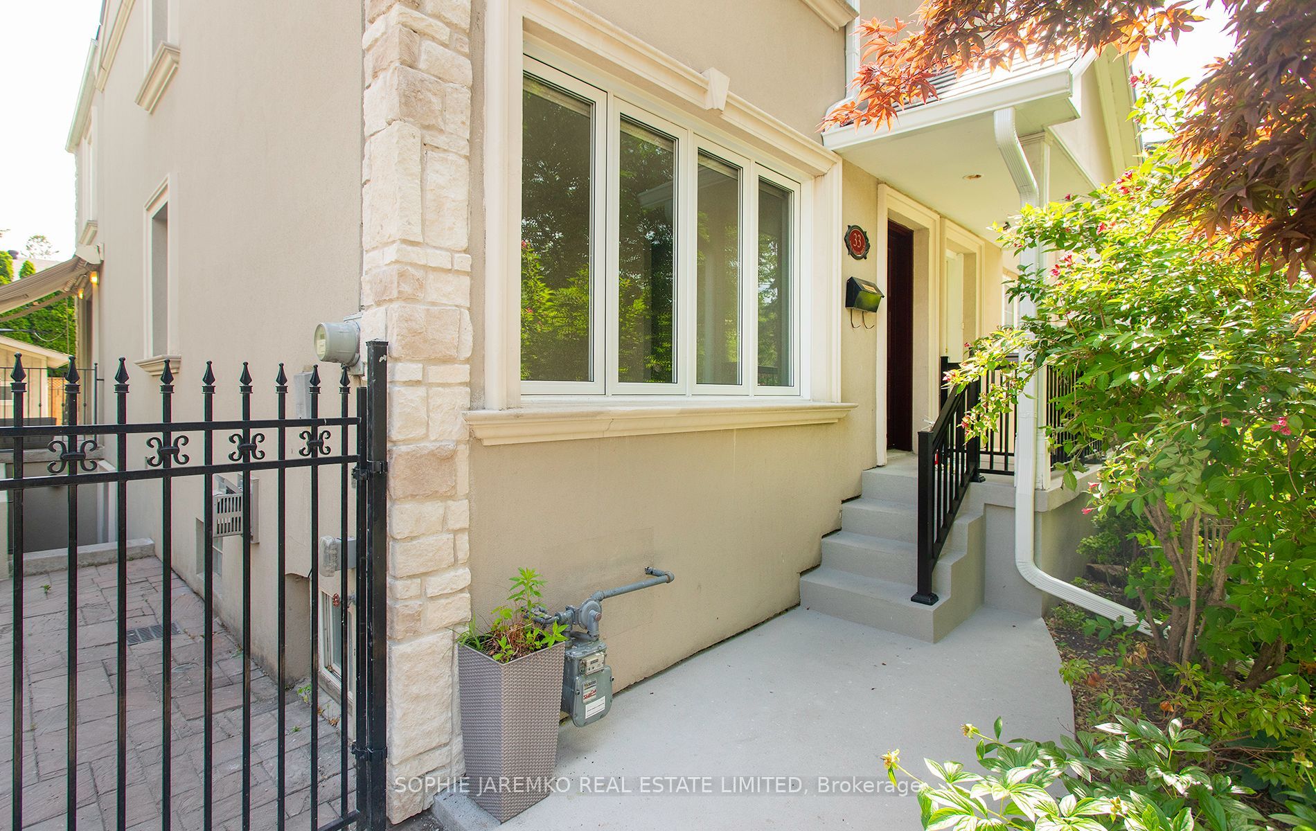 33 Sun Valley Drive, Toronto, ON M6S 4P7
