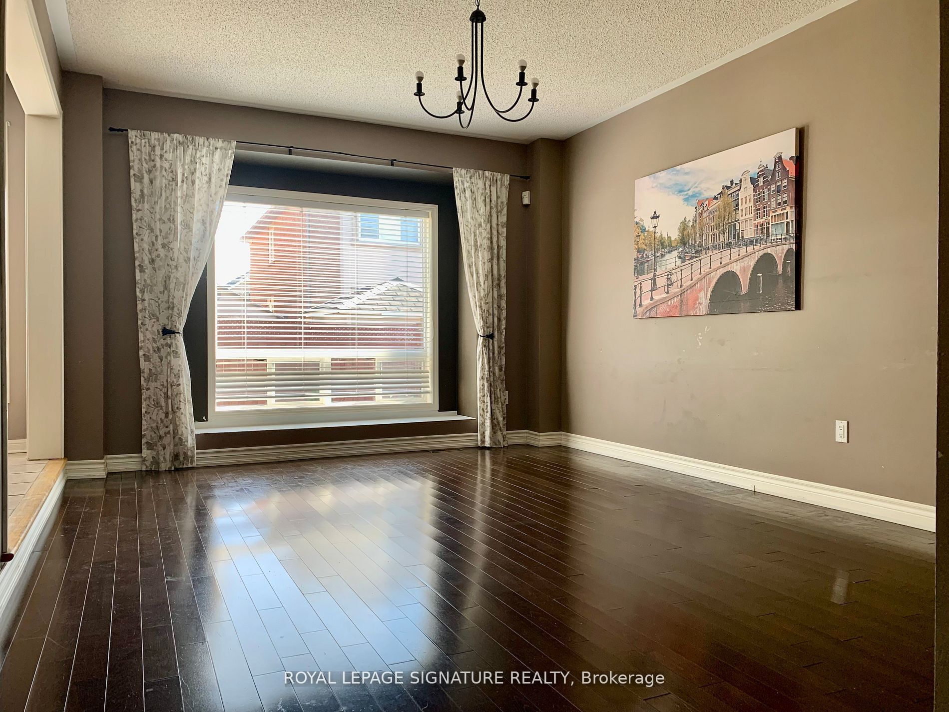 3173 High Springs Crescent, Mississauga, ON L5B 4G6 photo 2
