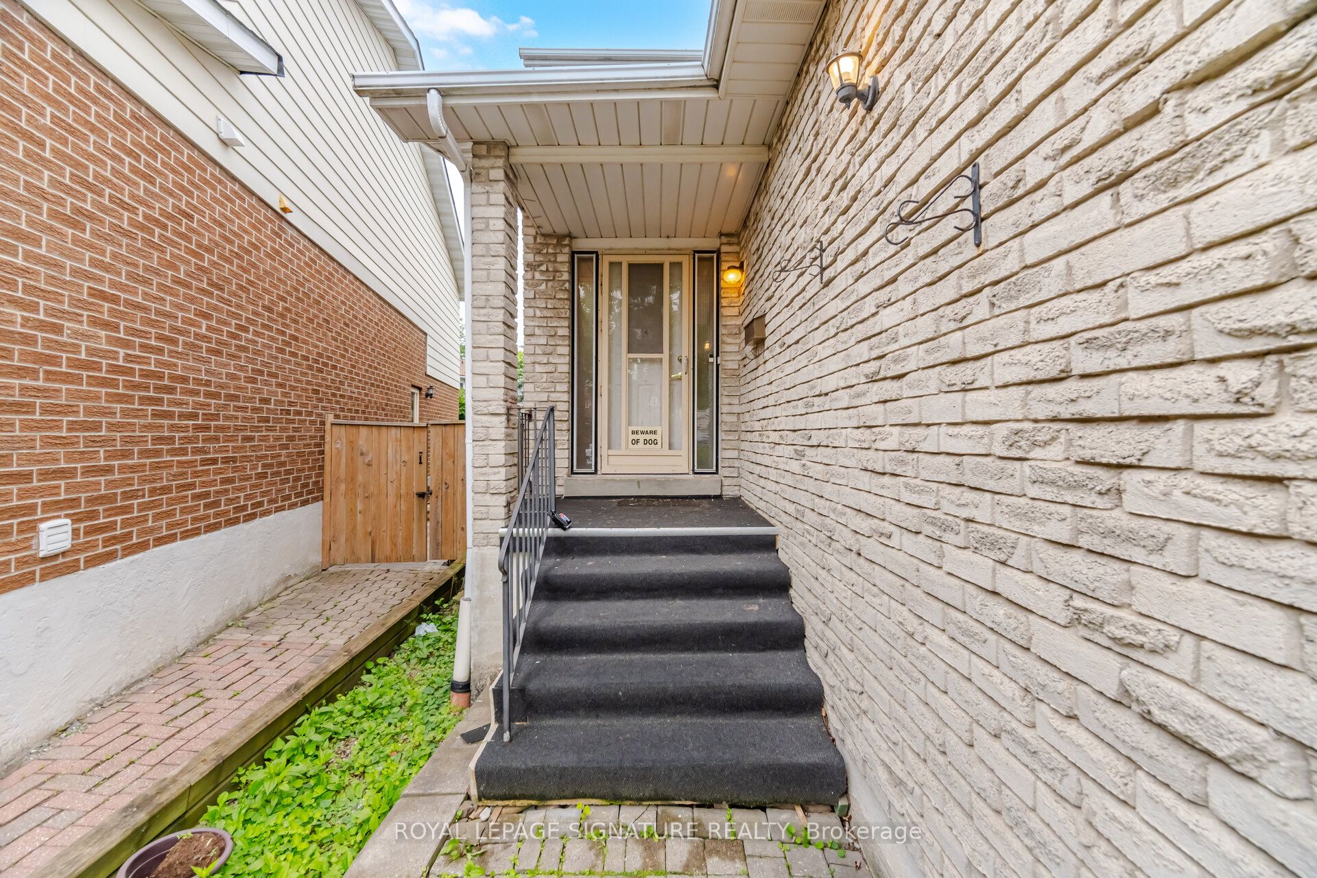 4070 Pavillion Court, Mississauga, ON L5B 2W1 photo 3