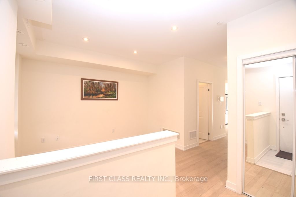 88 William Duncan Road, Toronto, ON M3K 0C7 photo 2