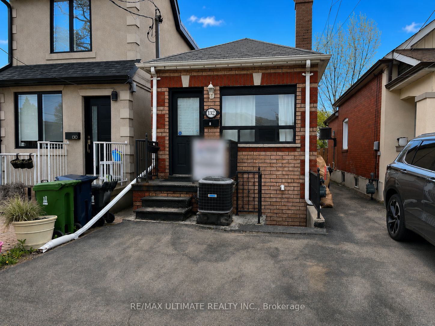 132 Spears Street, Toronto, ON M6N 3X7