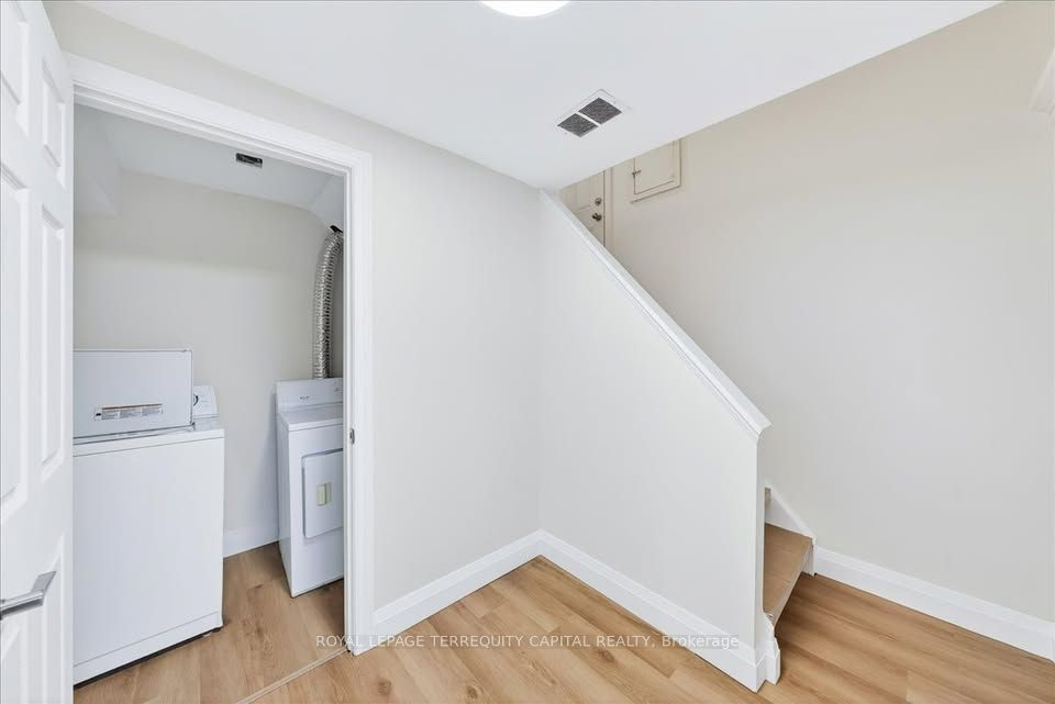 65 Glenmanor Drive Lower, Oakville, ON L6K 2B3 photo 3