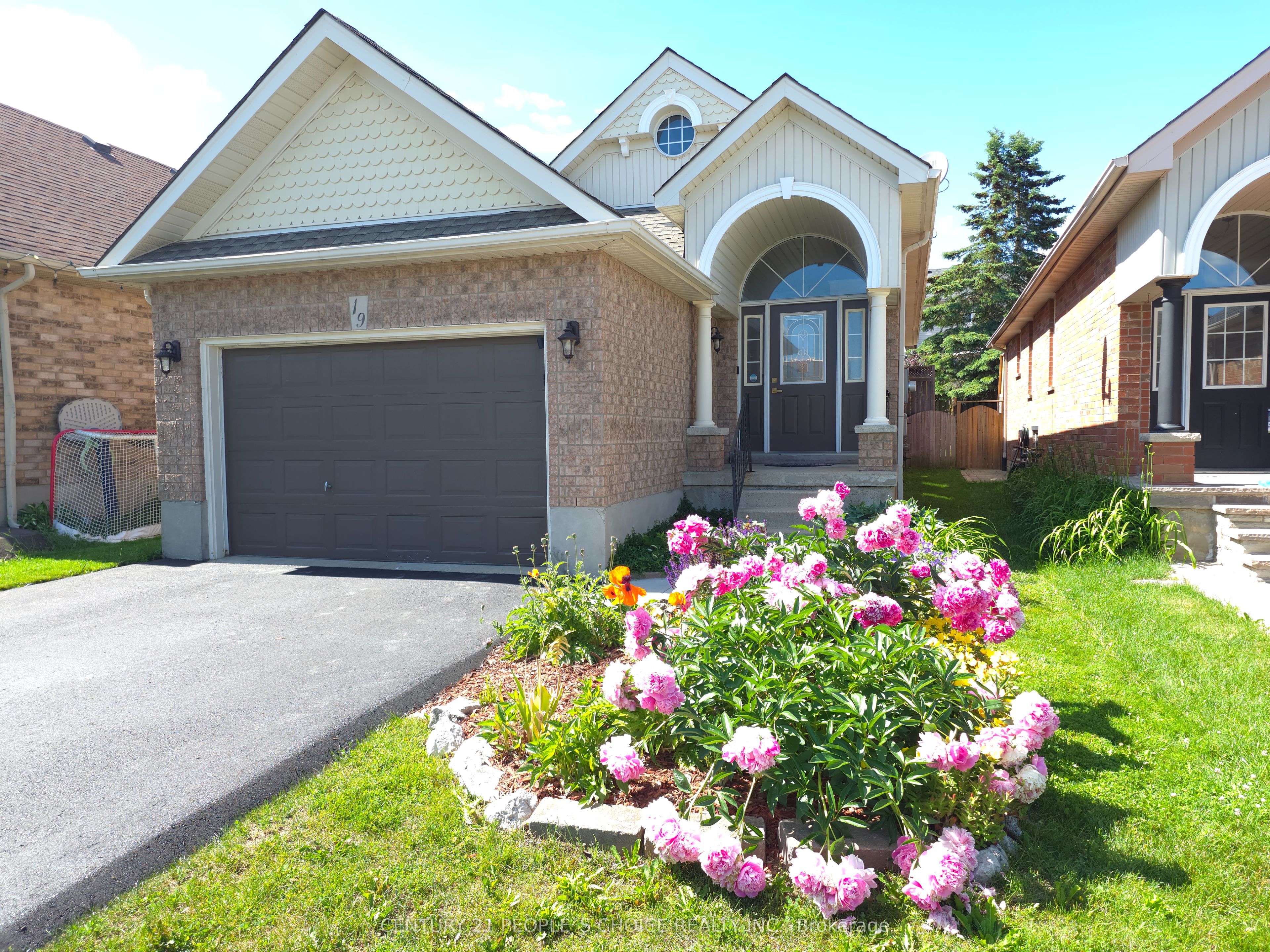 19 Mckitrick Drive, Orangeville, ON L9W 5C2 photo 2