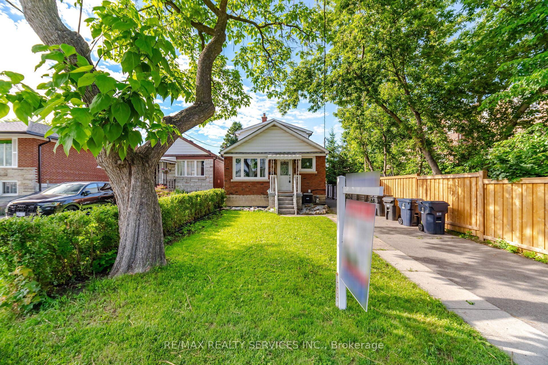 30 Elder Avenue, Toronto, ON M8W 1S4 photo 2
