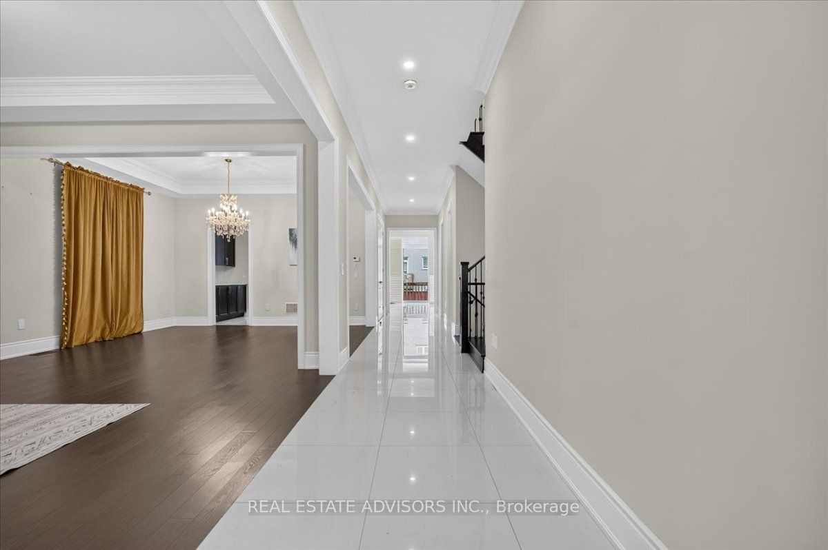 52 Daisy Meadow Crescent, Caledon, ON L7C 4G3 photo 5