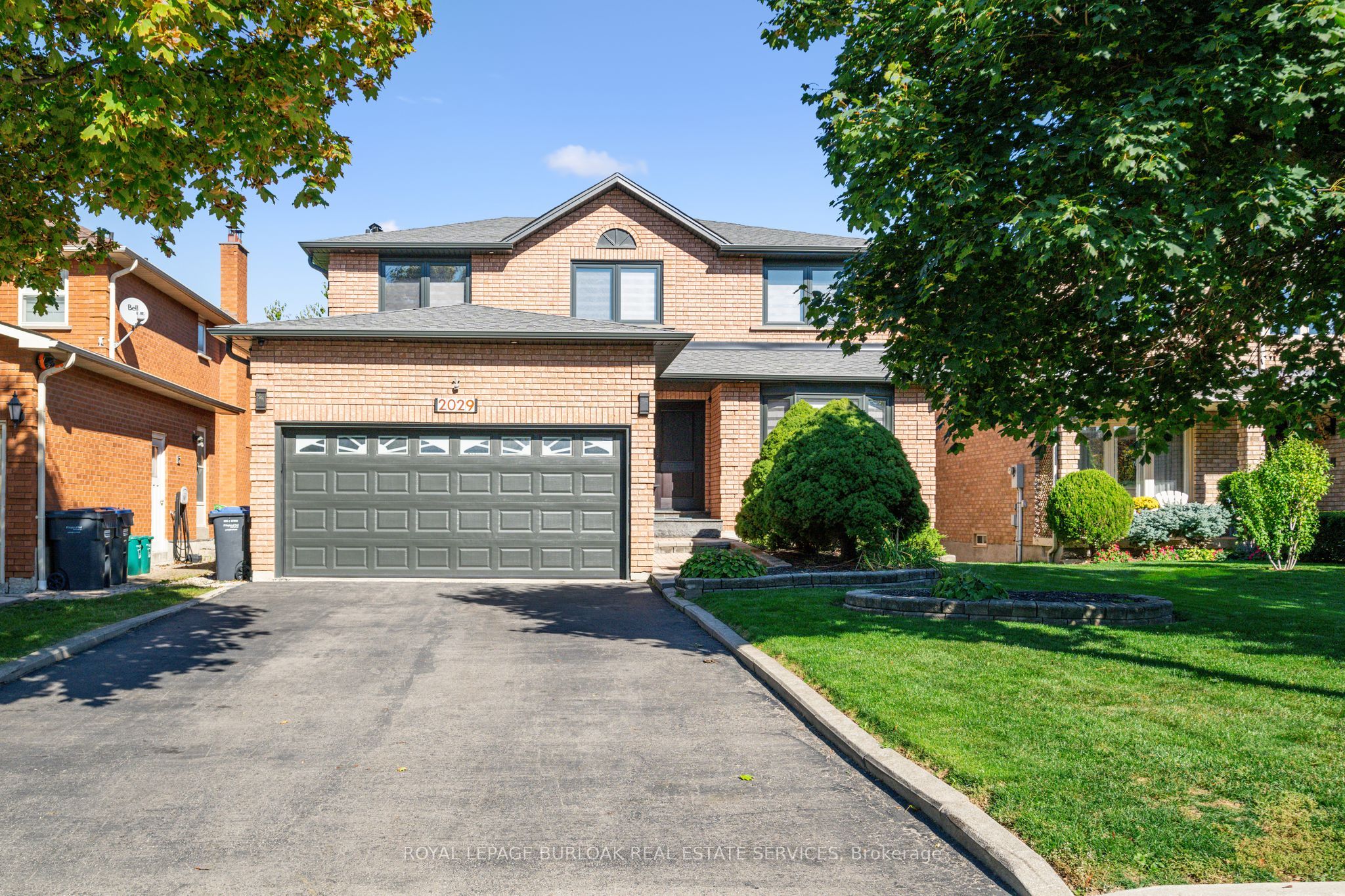 2029 Kempton Park Drive, Mississauga, ON L5M 2Z4 photo 2