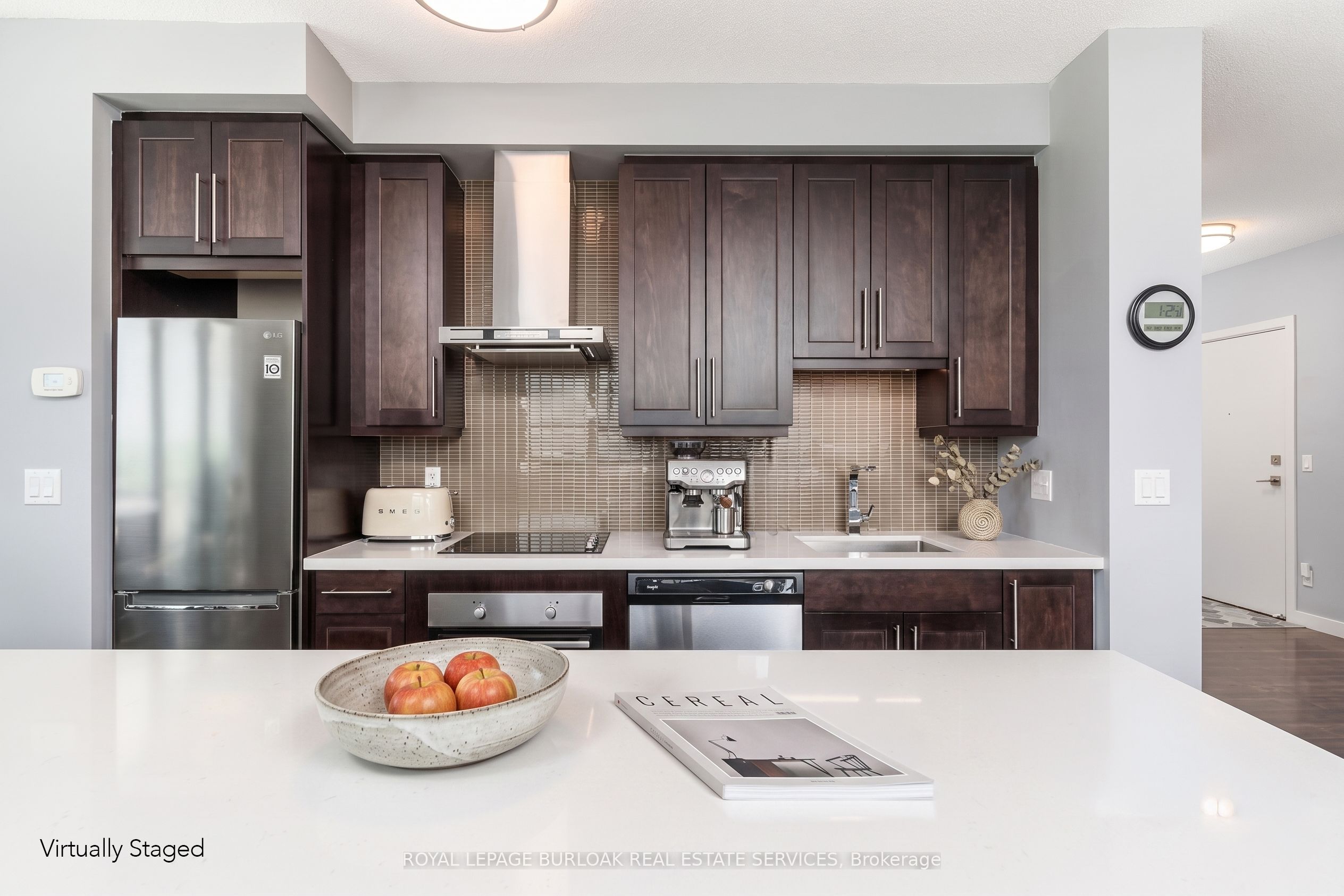 2081 Fairview Street 1201, Burlington, ON L7R 0E4 photo 4